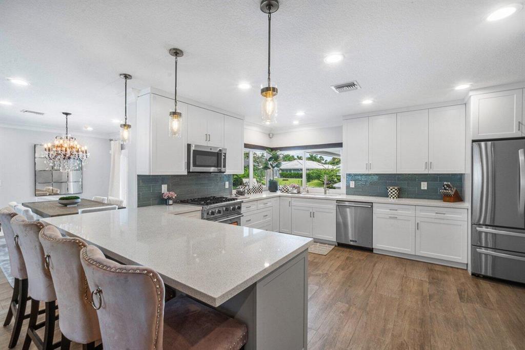 1011 SW Hickory