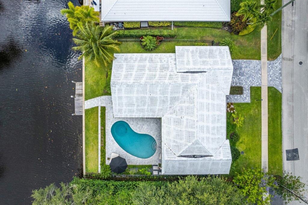 1011 SW Hickory