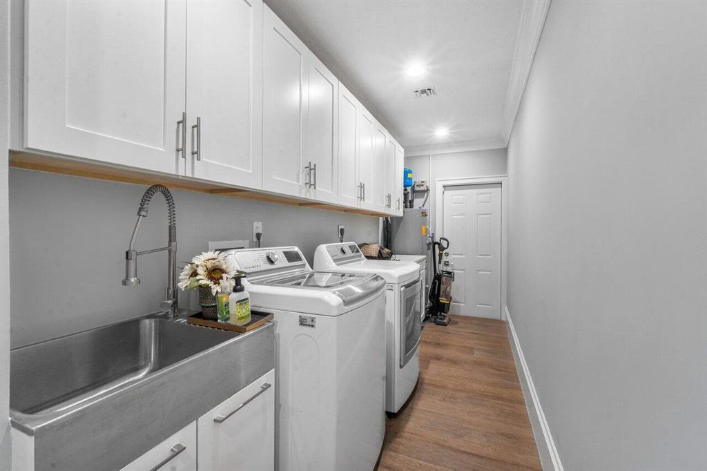 1011 SW Hickory