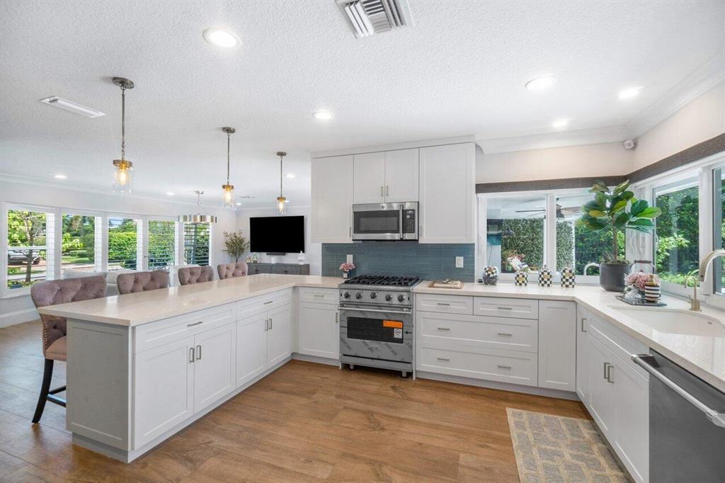 1011 SW Hickory