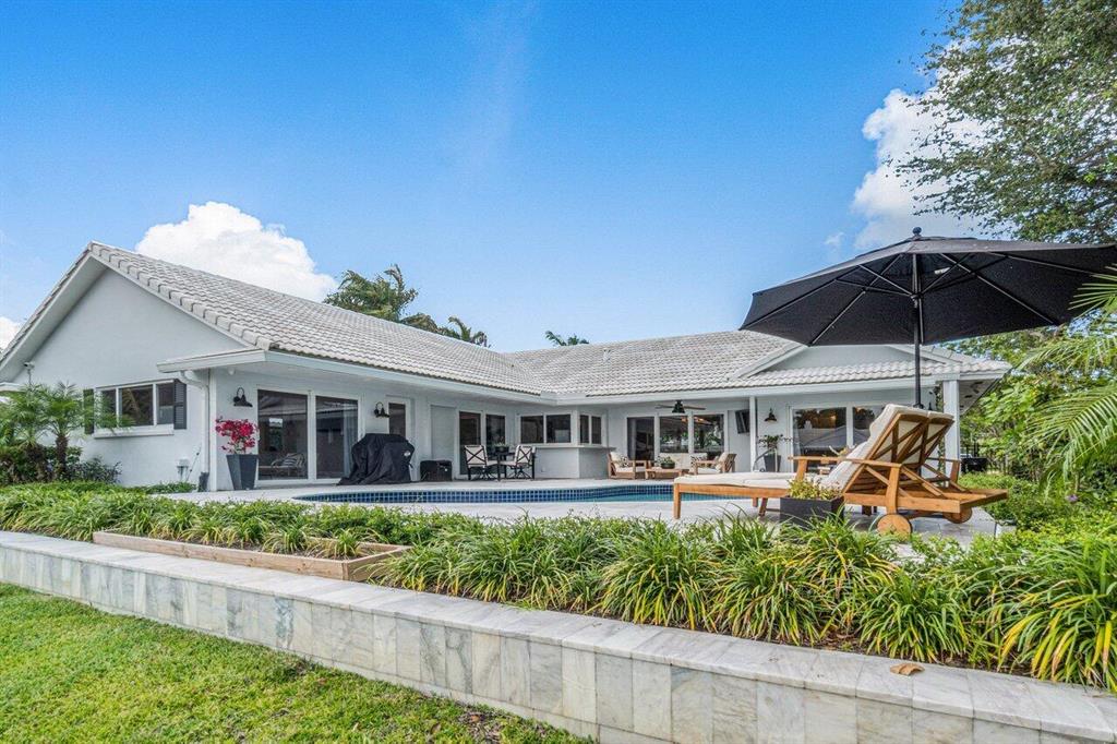 1011 SW Hickory