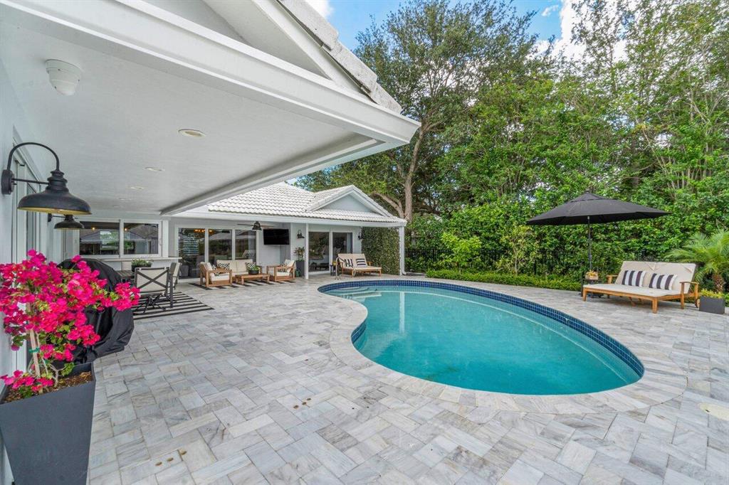 1011 SW Hickory