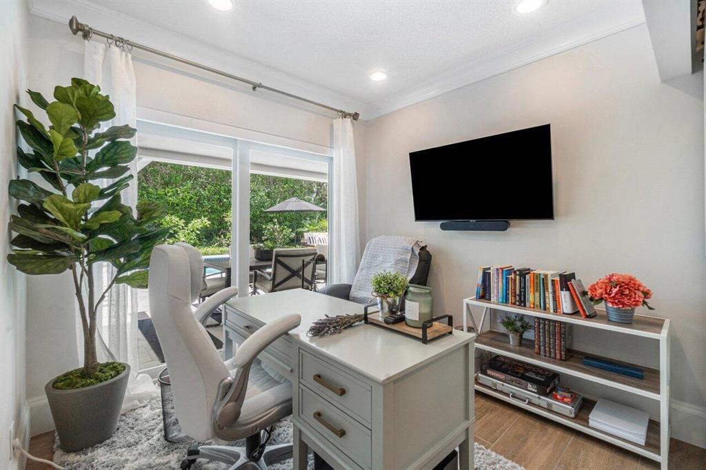 1011 SW Hickory