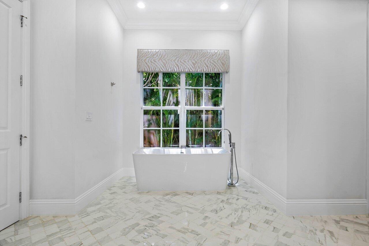770 Alamanda Street