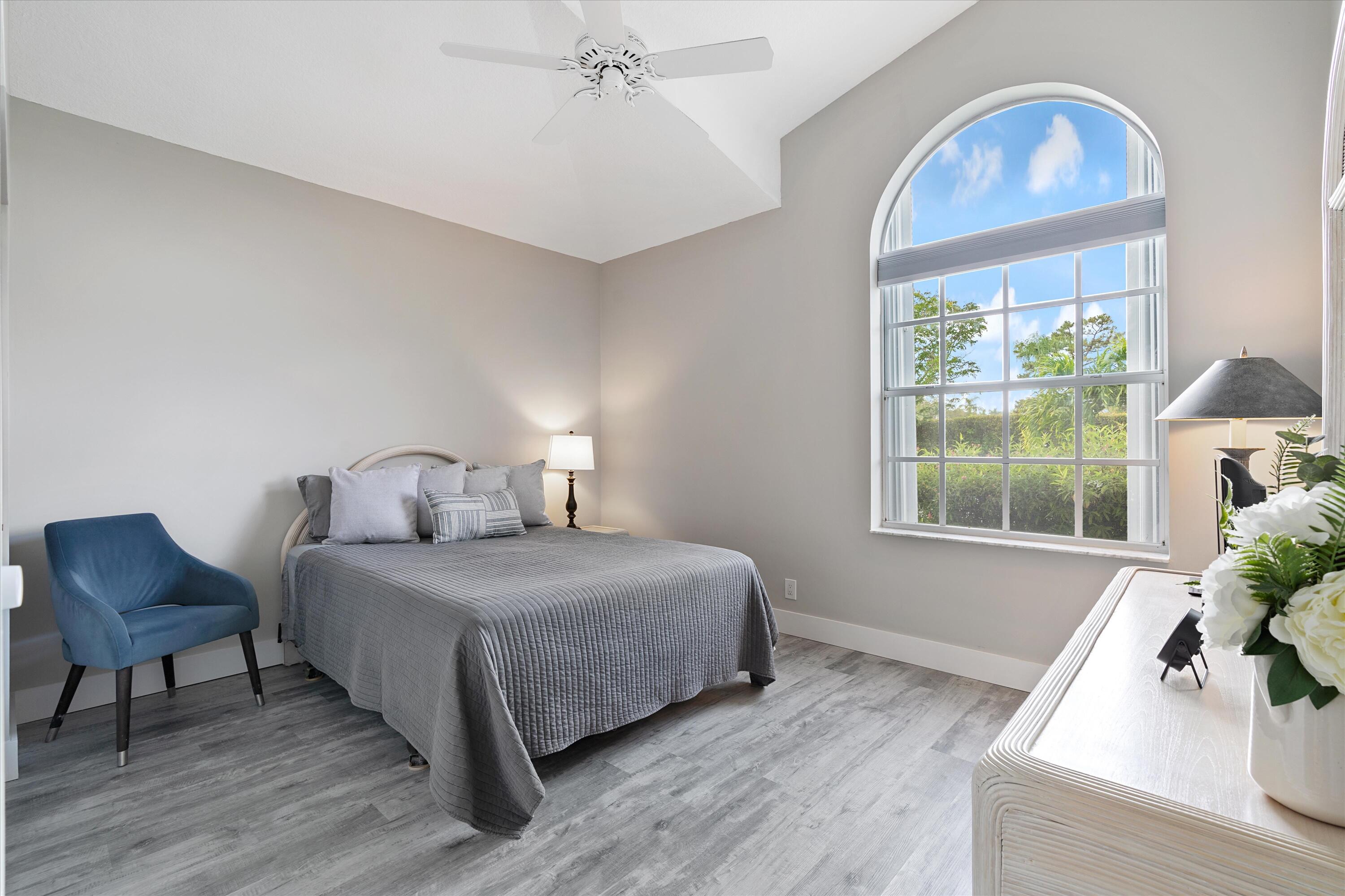 13870 Cross Pointe Court