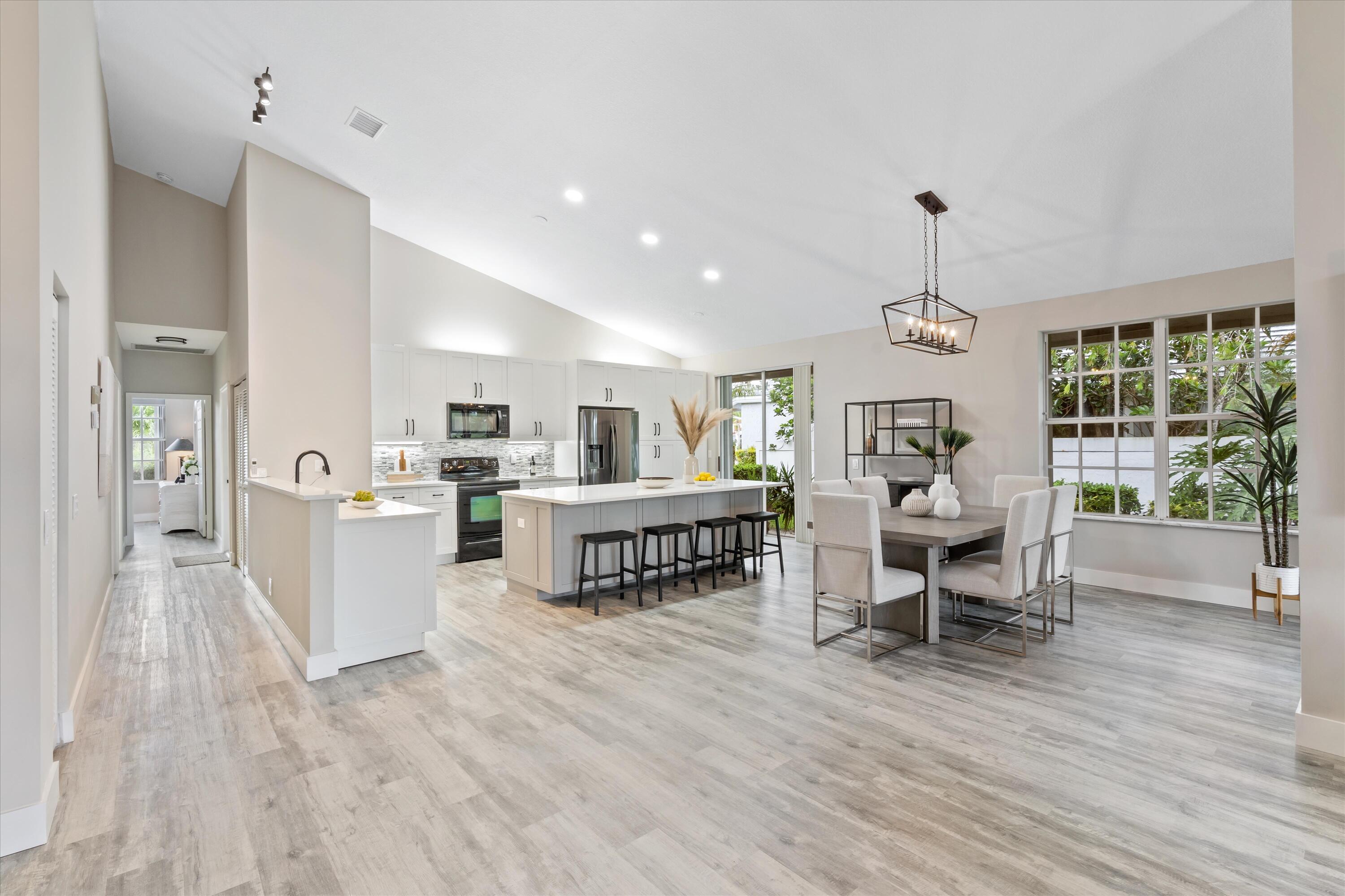 13870 Cross Pointe Court