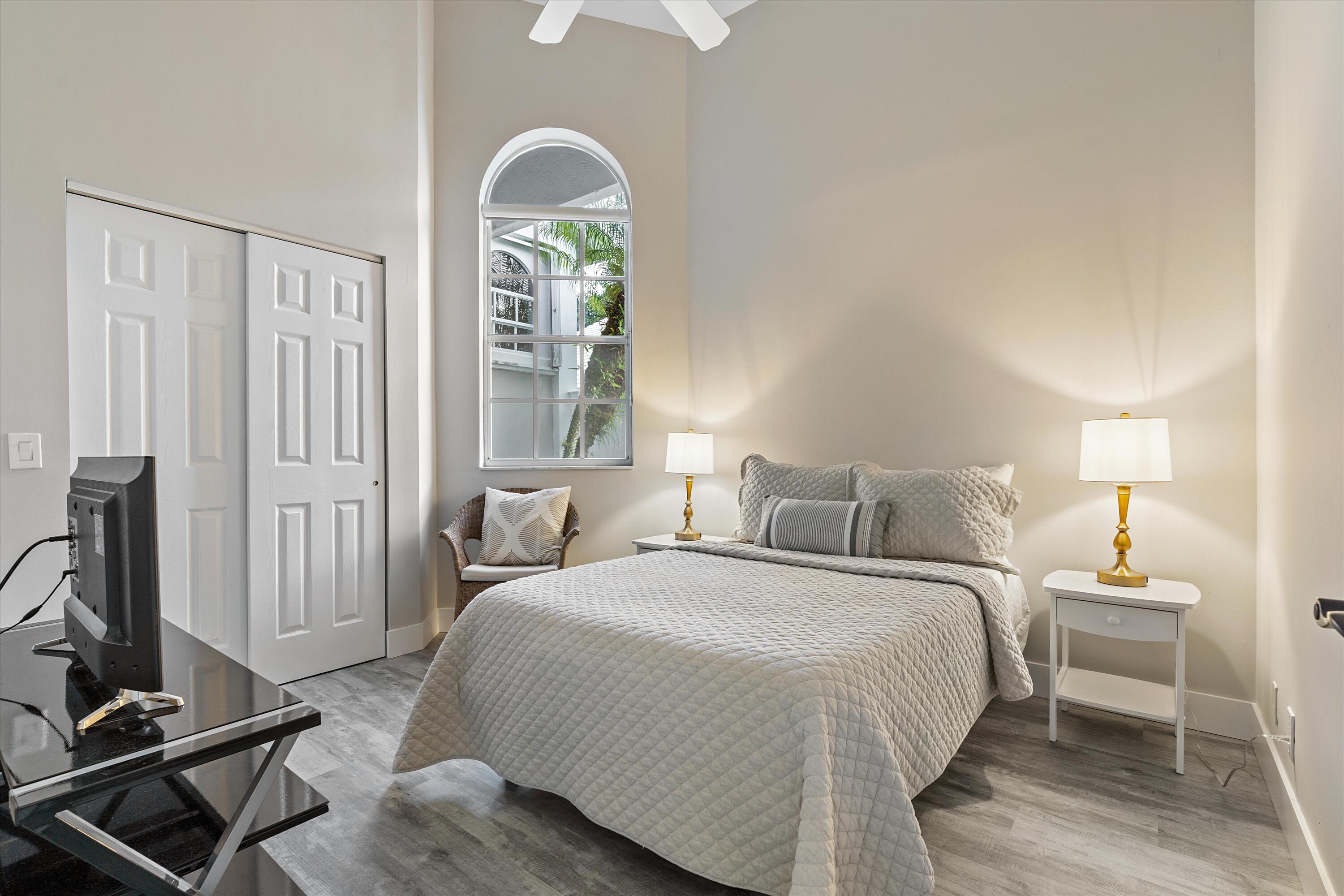 13870 Cross Pointe Court