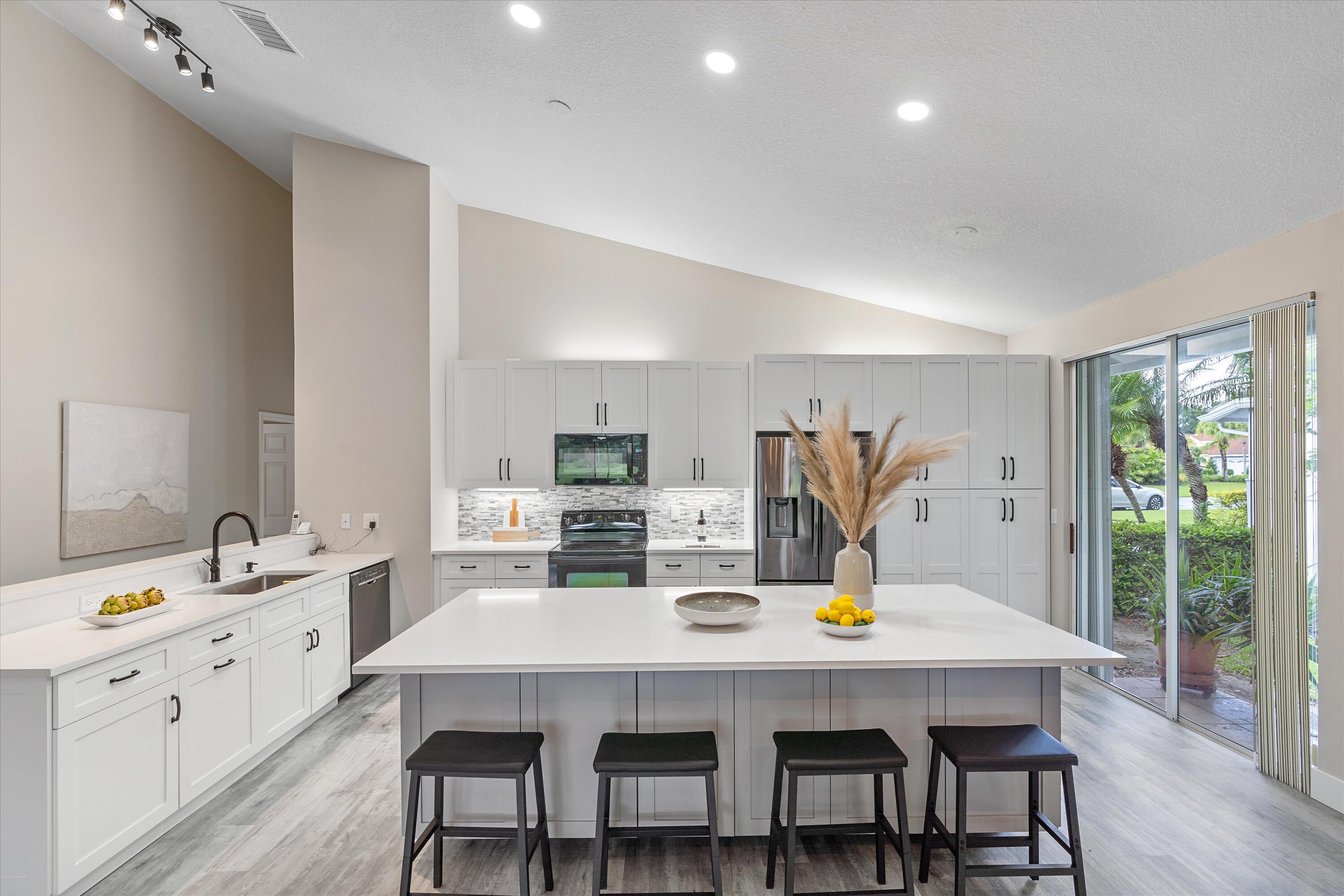 13870 Cross Pointe Court