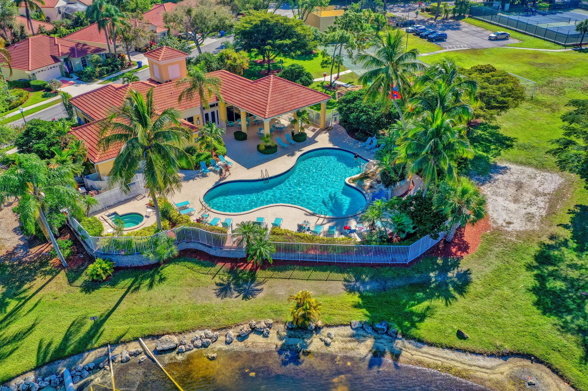 5015 Elpine Way