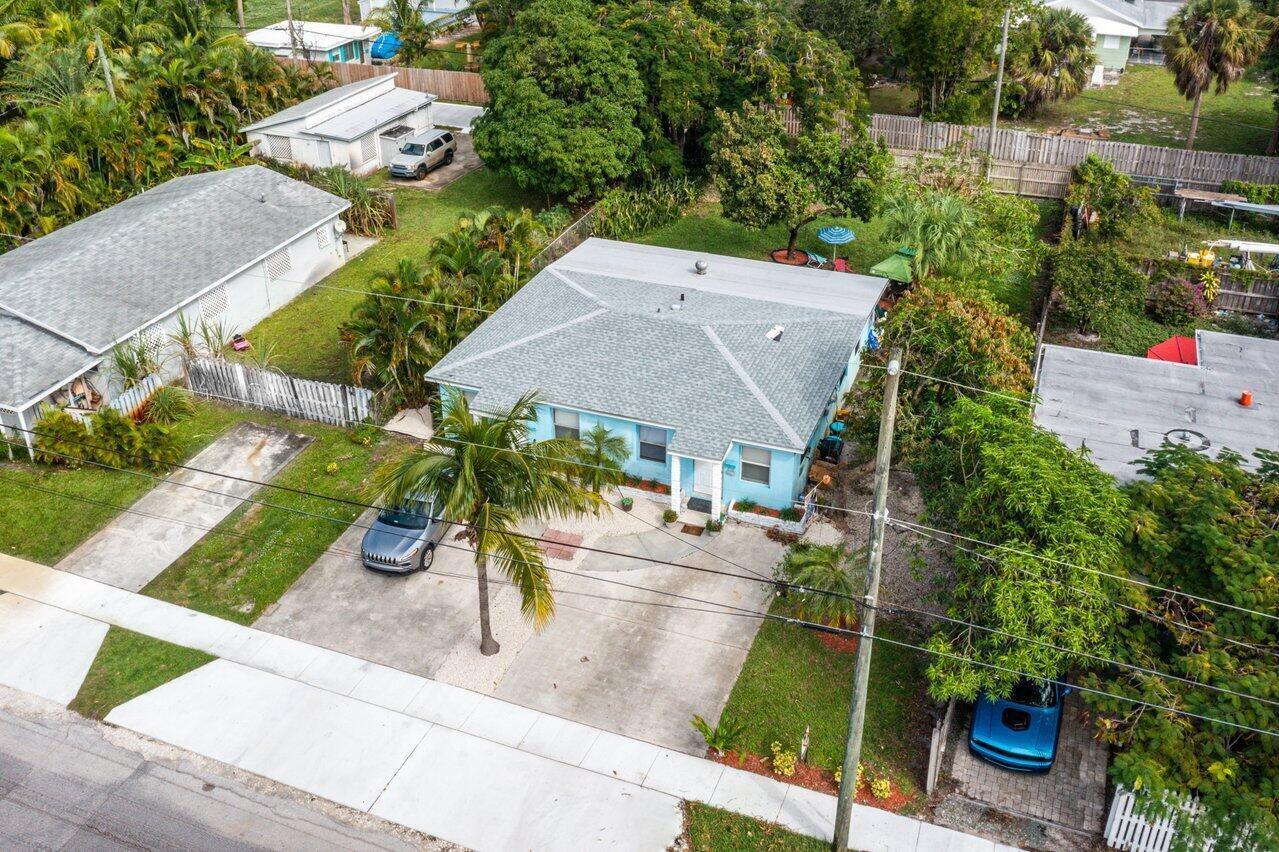 327 SE 3rd Avenue