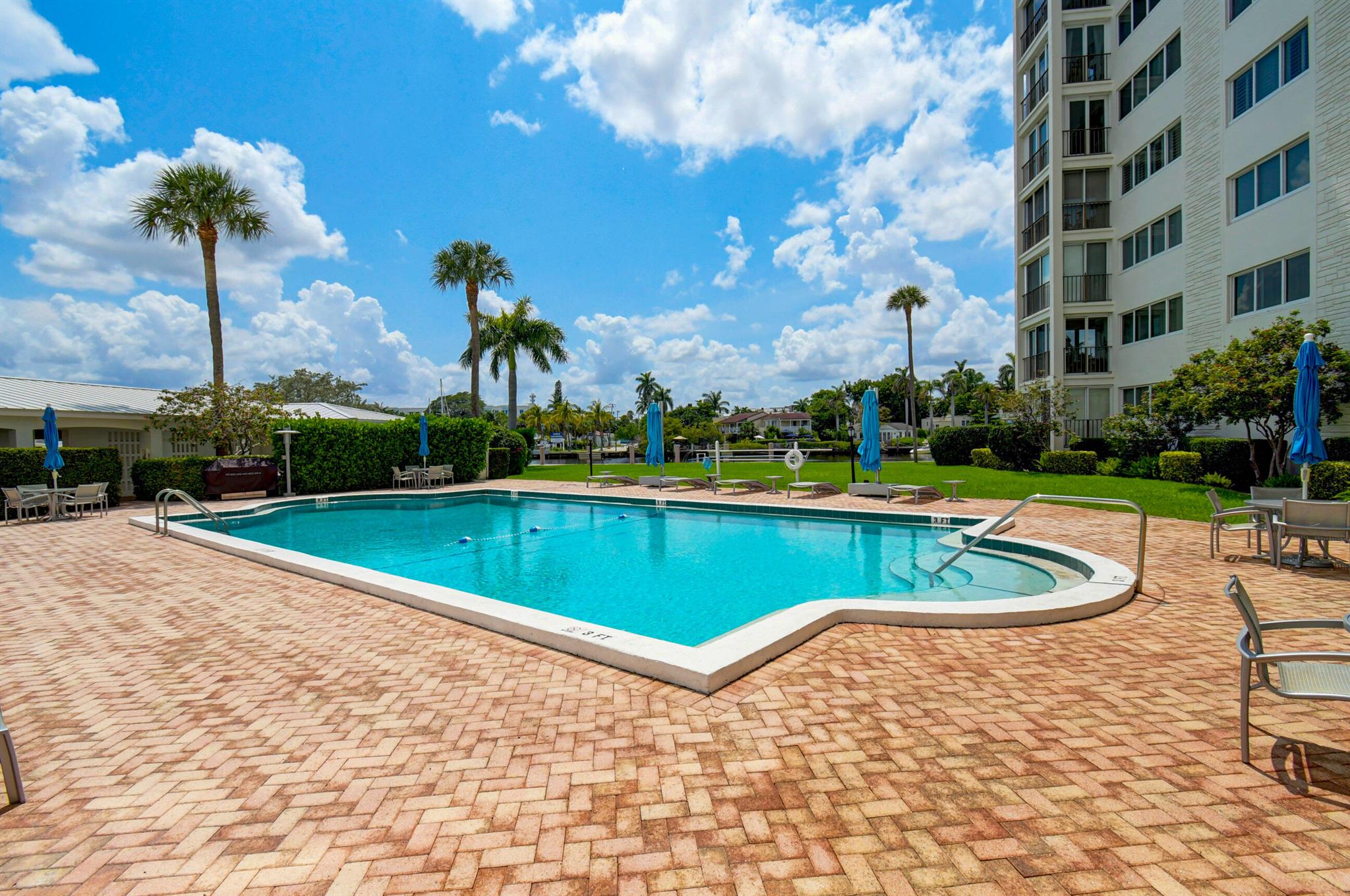 86 Macfarlane Drive Unit: 4h