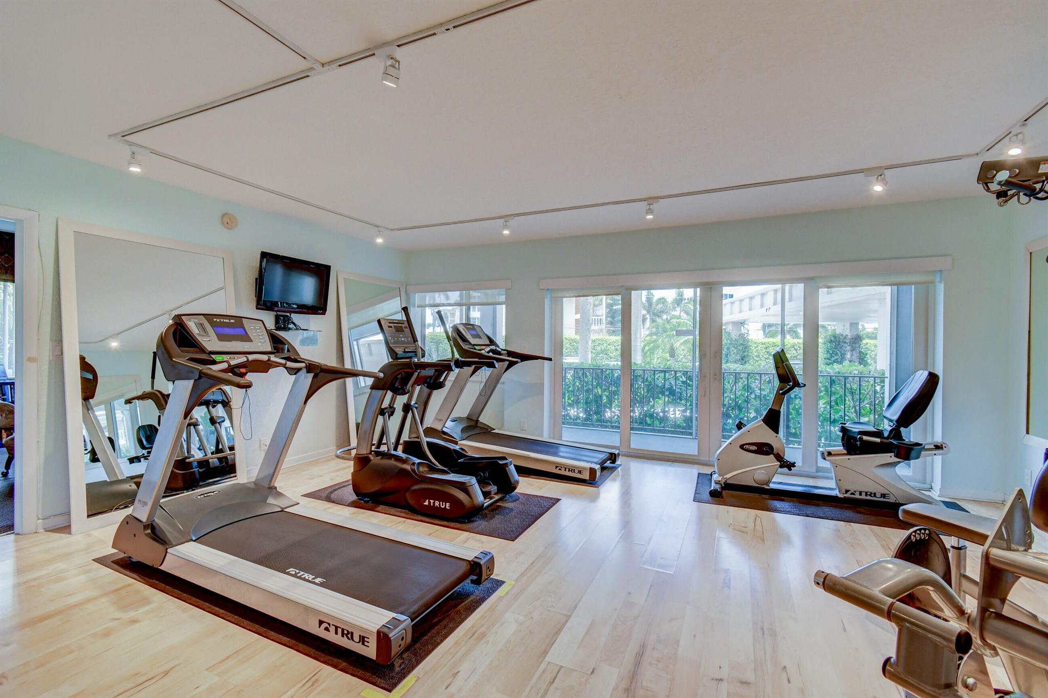 86 Macfarlane Drive Unit: 4h