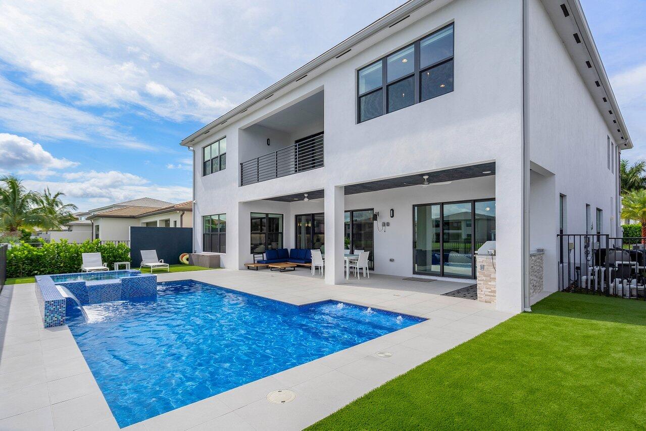 17142 Wandering Wave Avenue