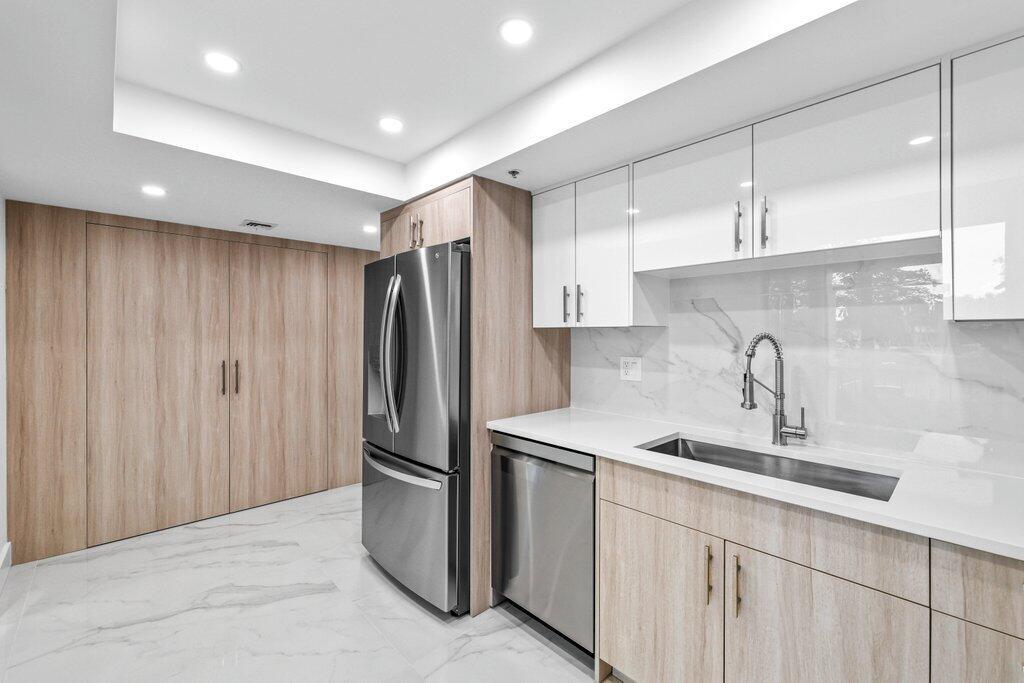 7754 Lakeside Boulevard Unit: 424