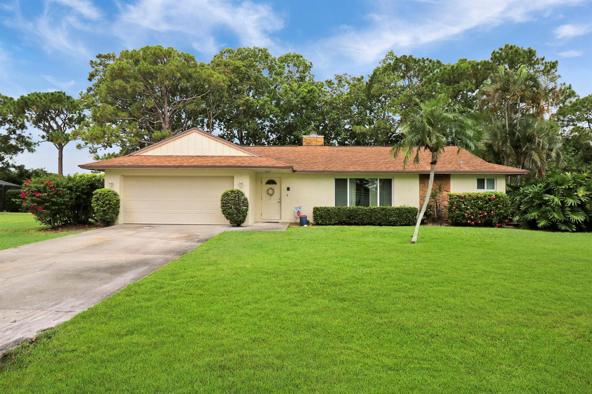 5635 SE Paramount Drive