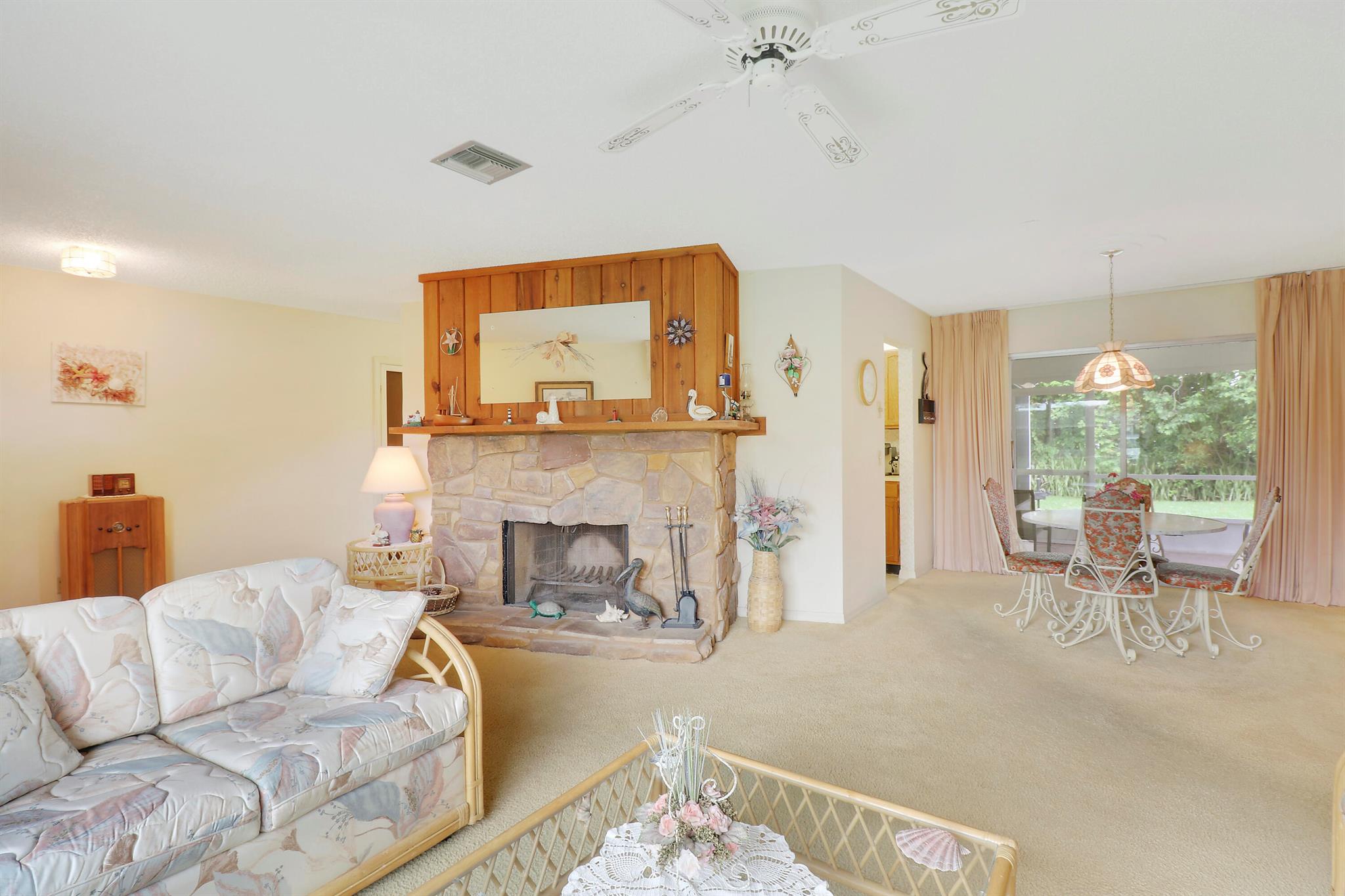 5635 SE Paramount Drive
