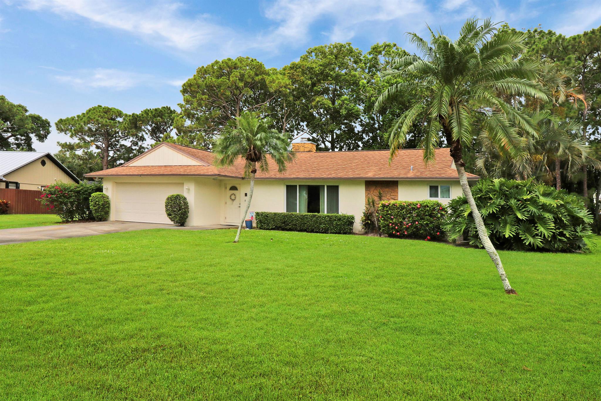 5635 SE Paramount Drive