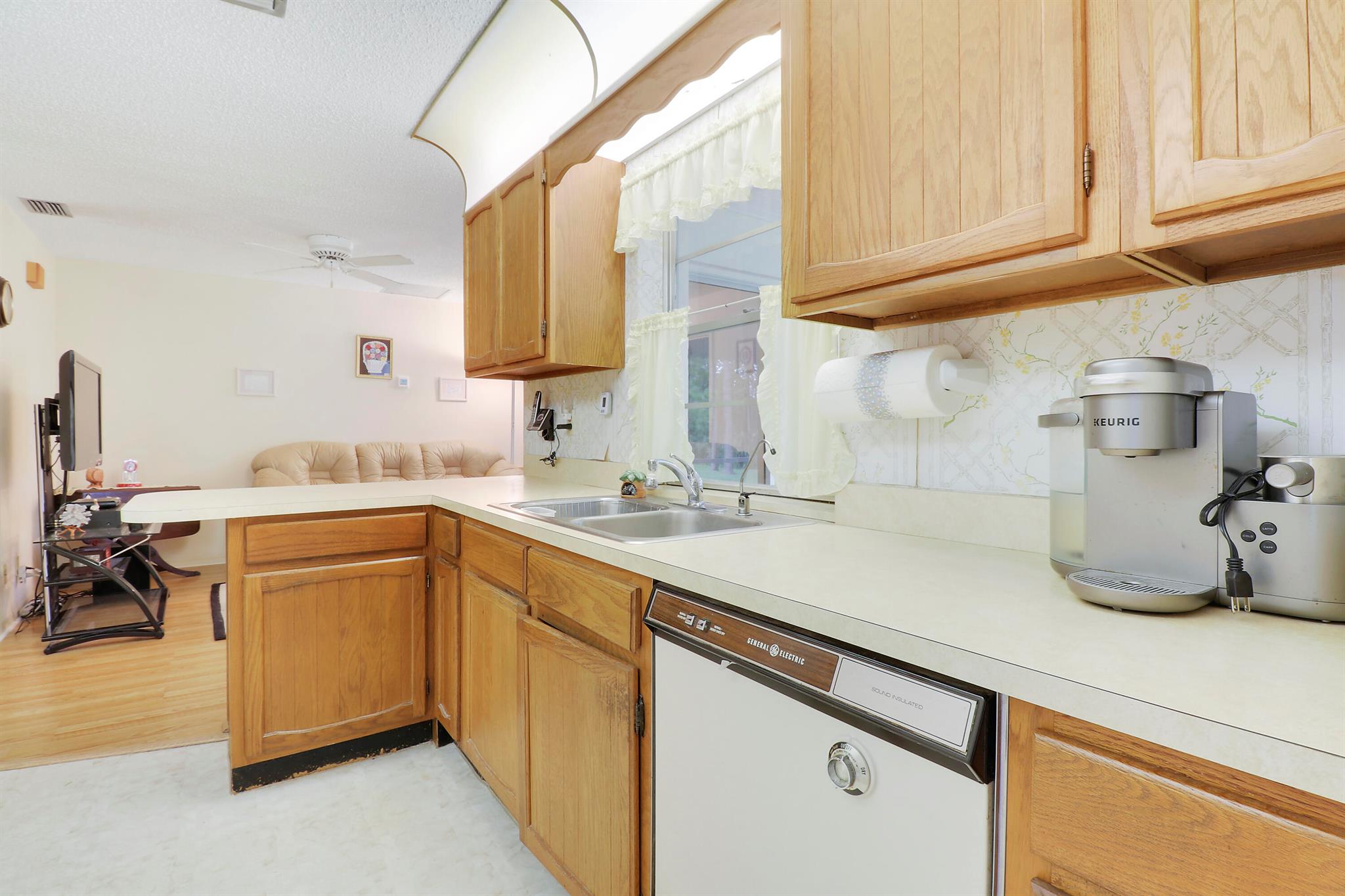 5635 SE Paramount Drive