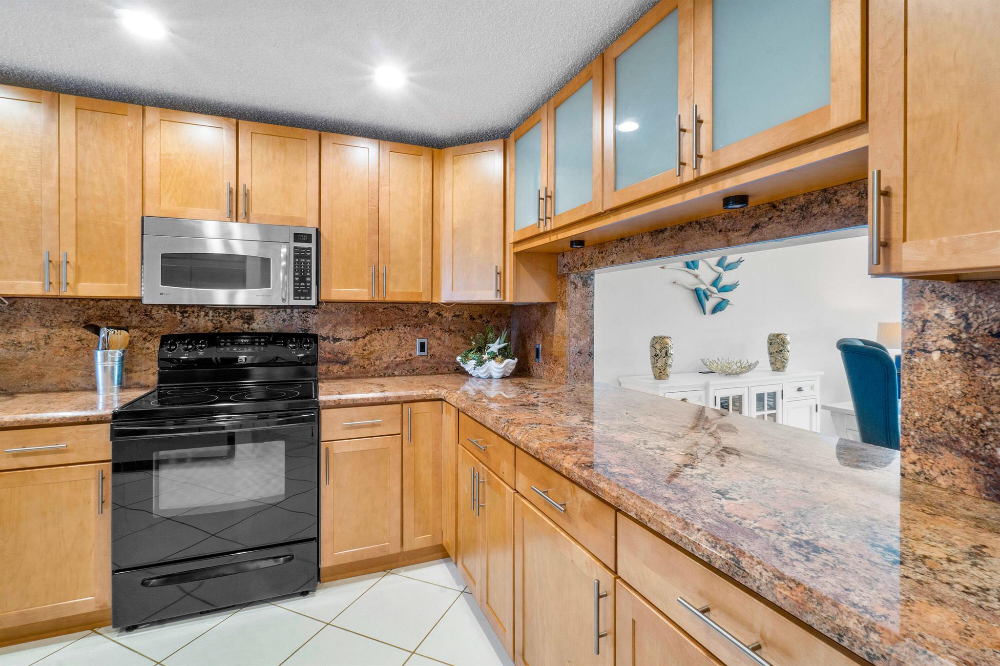428 Lake Pointe S Lane