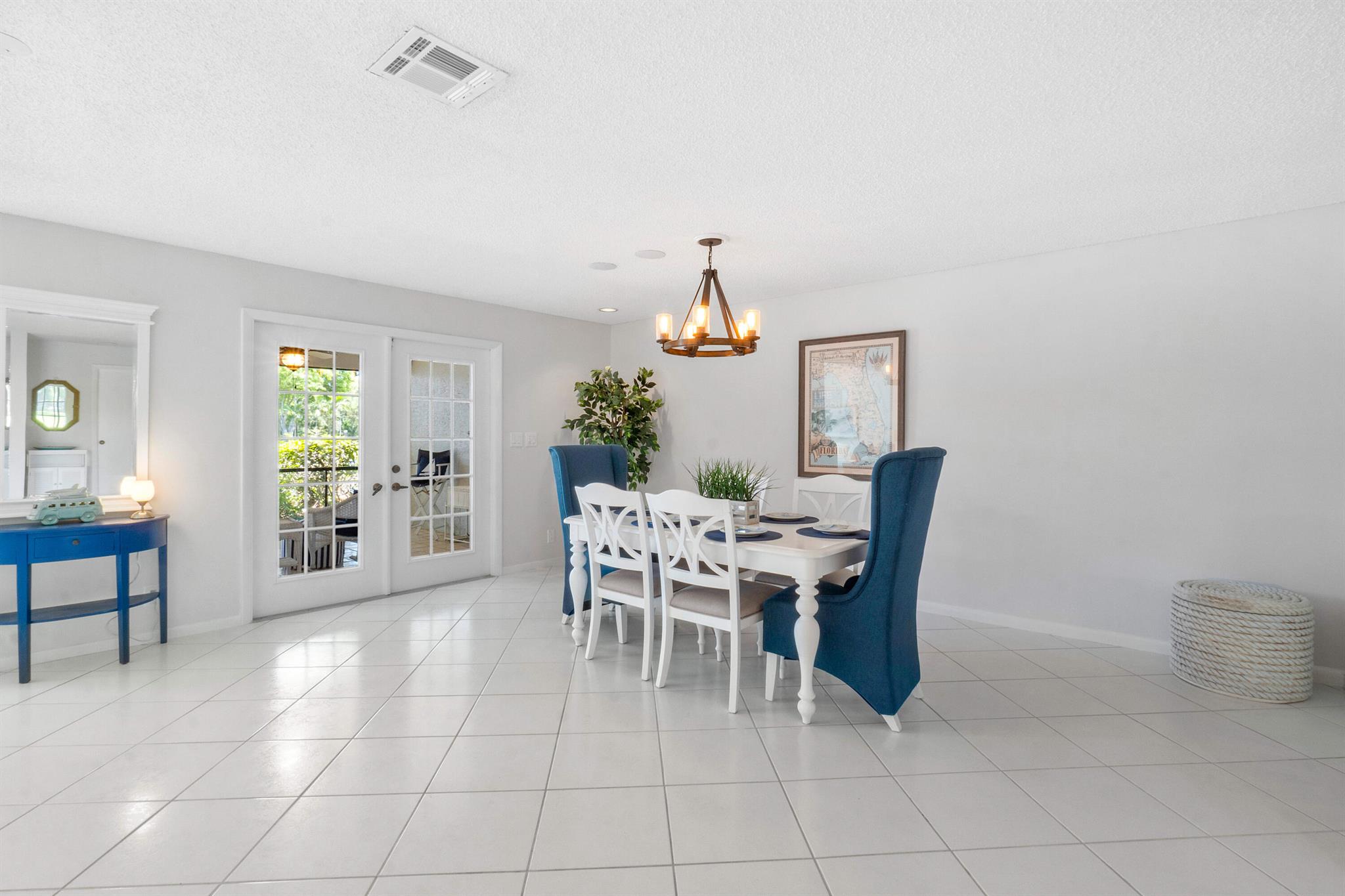 428 Lake Pointe S Lane