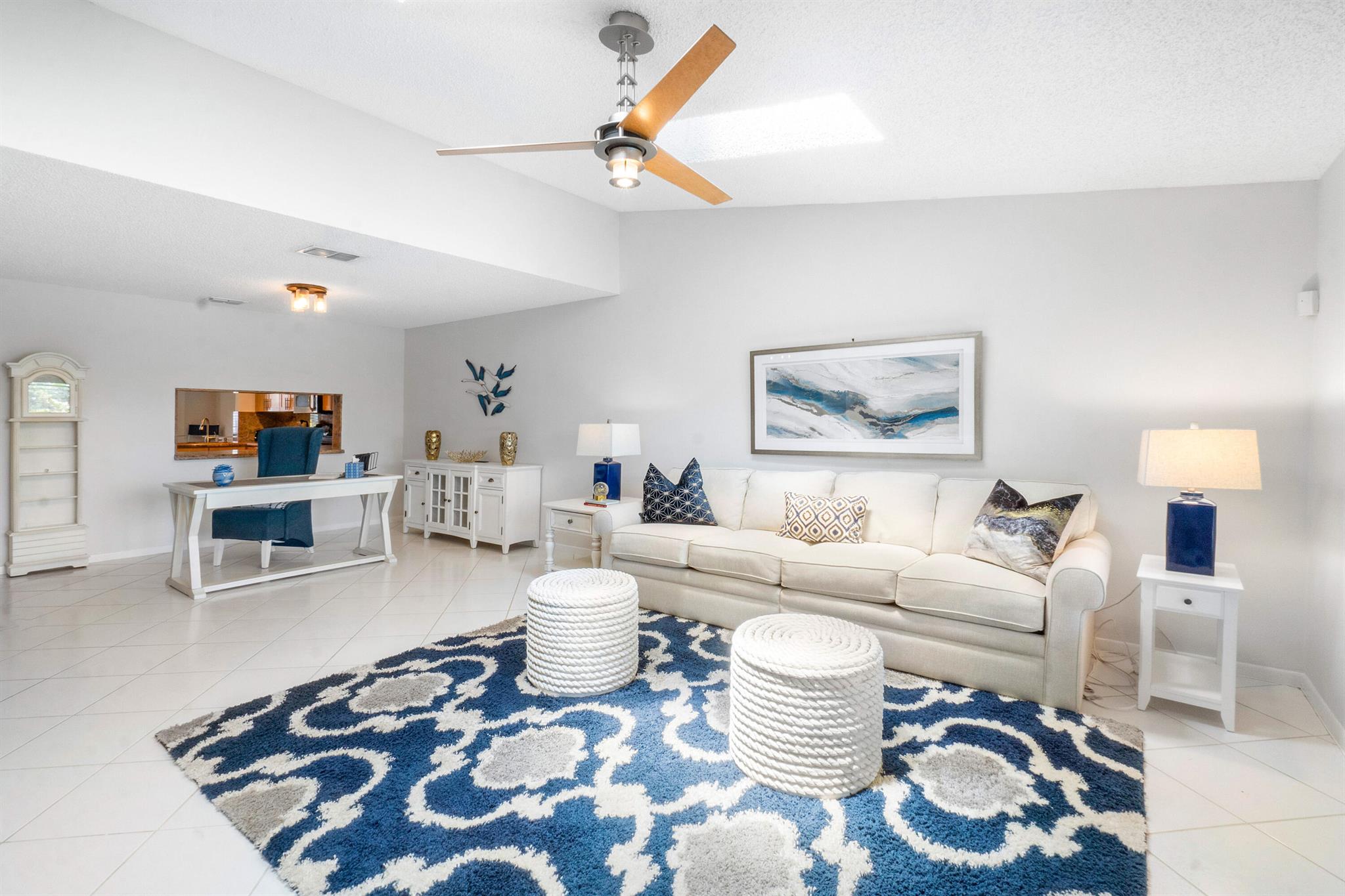428 Lake Pointe S Lane