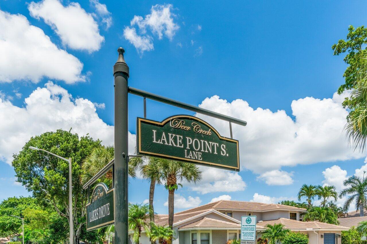 428 Lake Pointe S Lane
