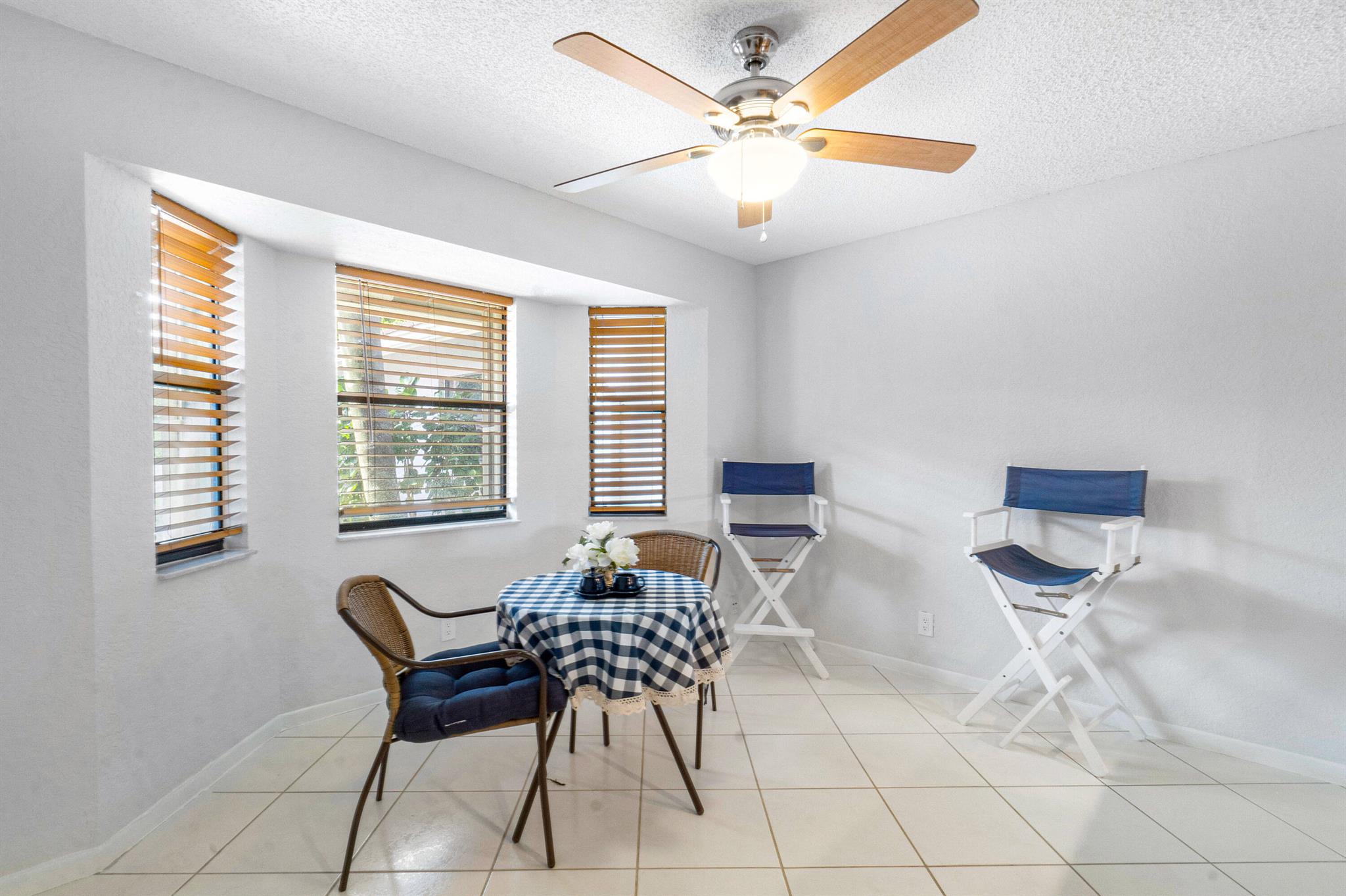 428 Lake Pointe S Lane
