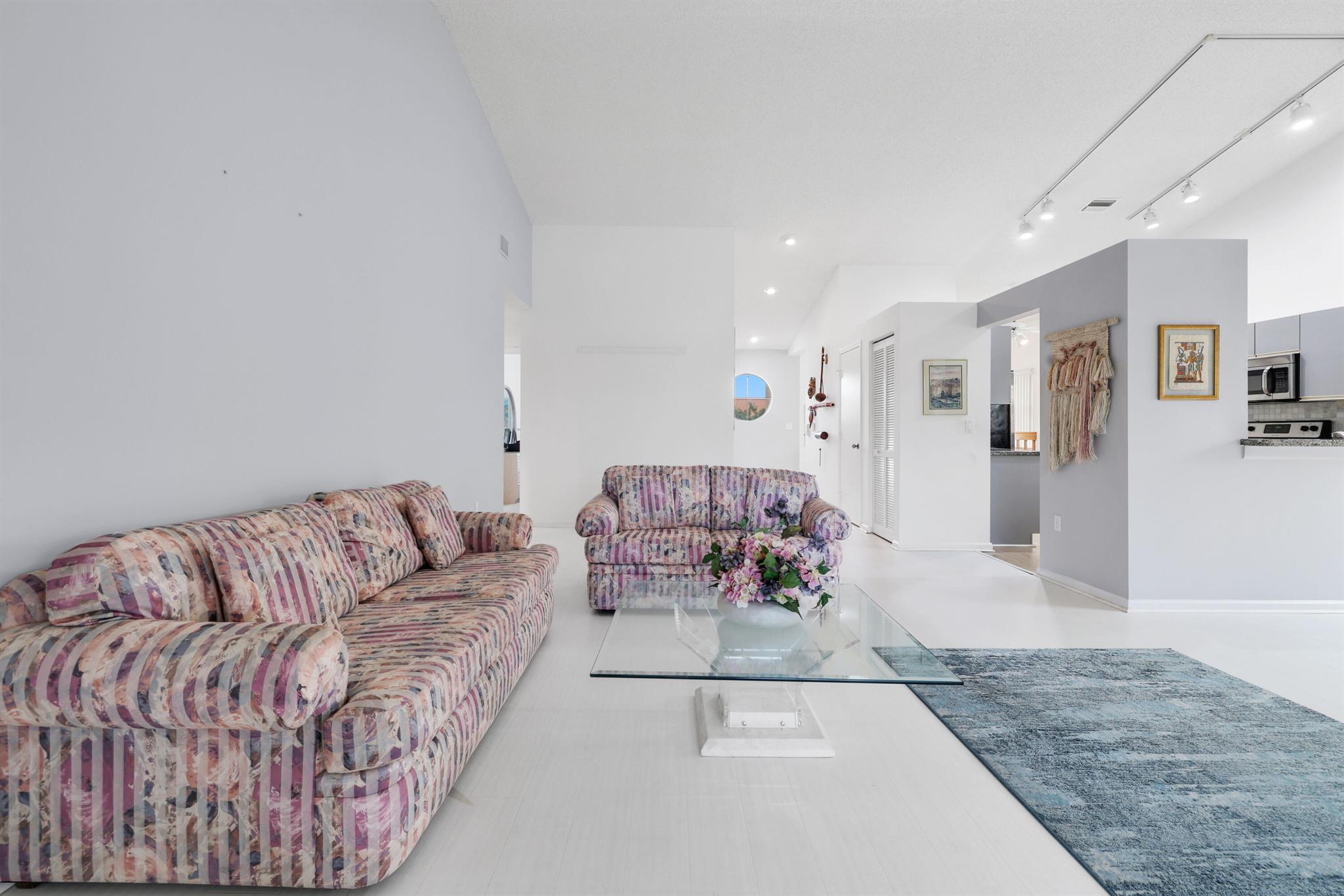 9757 Seacrest Circle Unit: 201