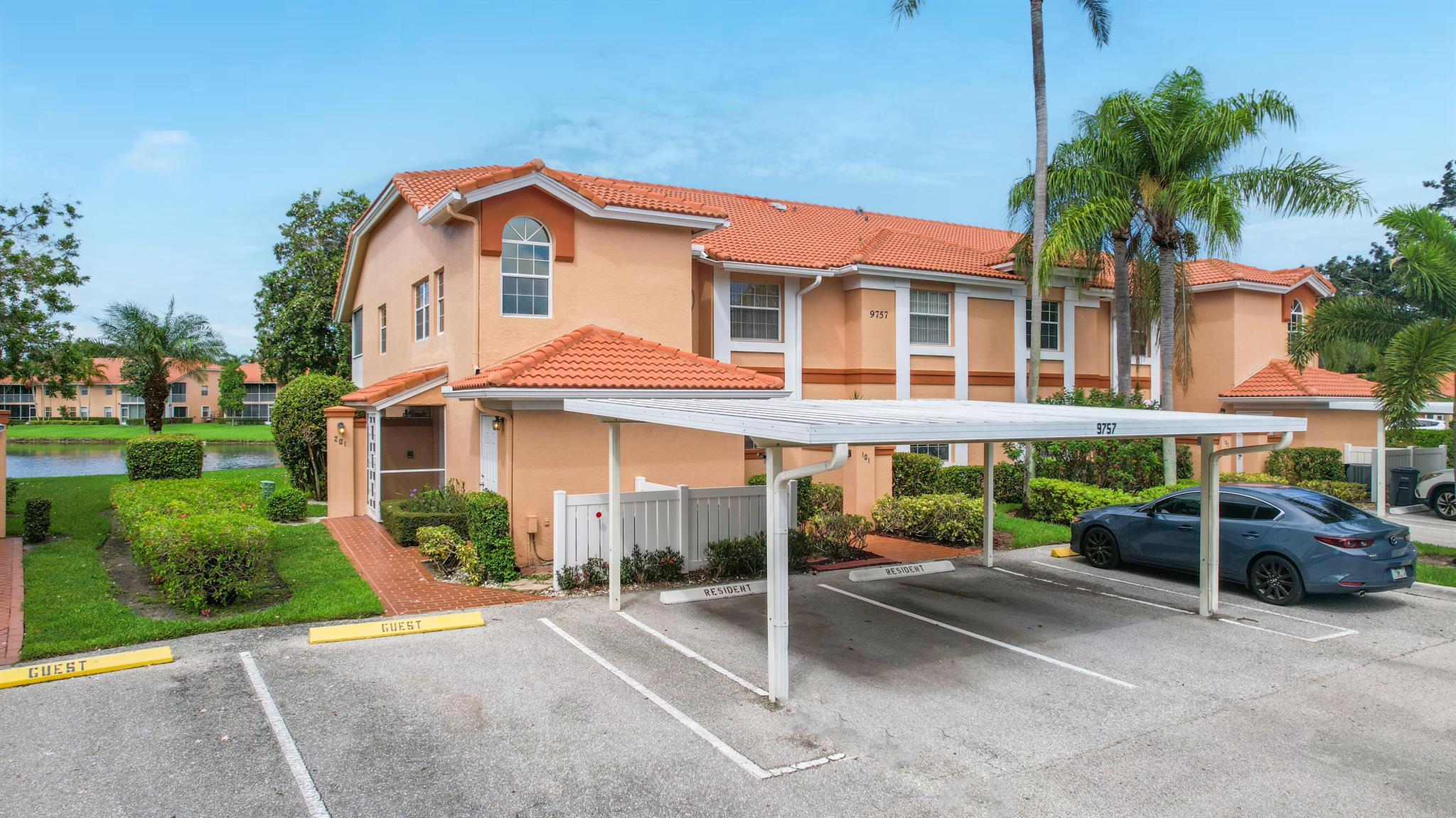 9757 Seacrest Circle Unit: 201