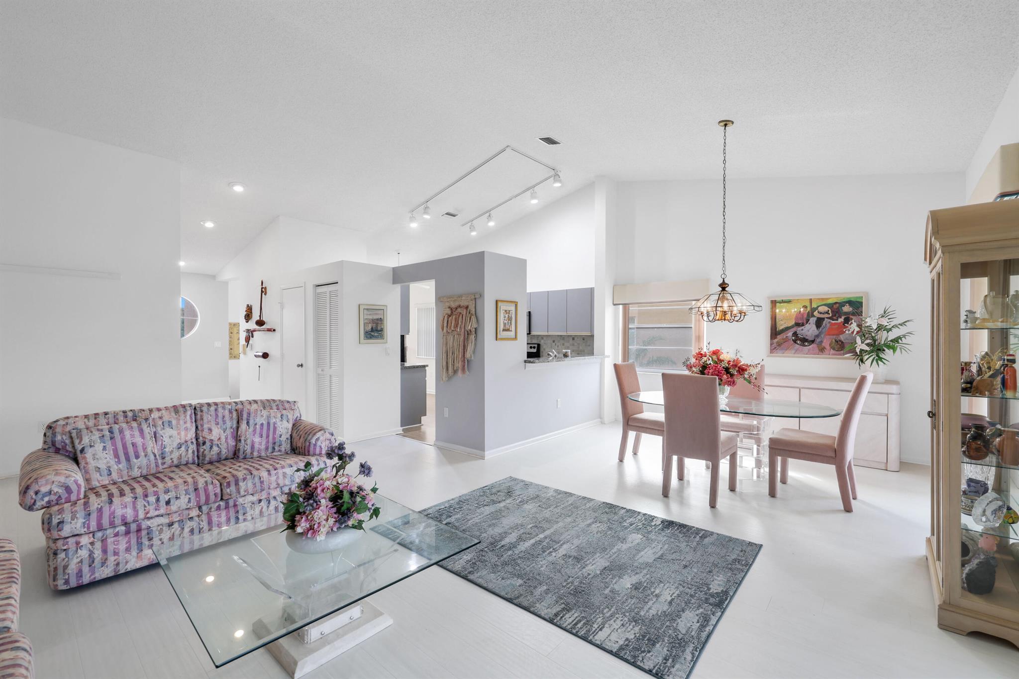 9757 Seacrest Circle Unit: 201