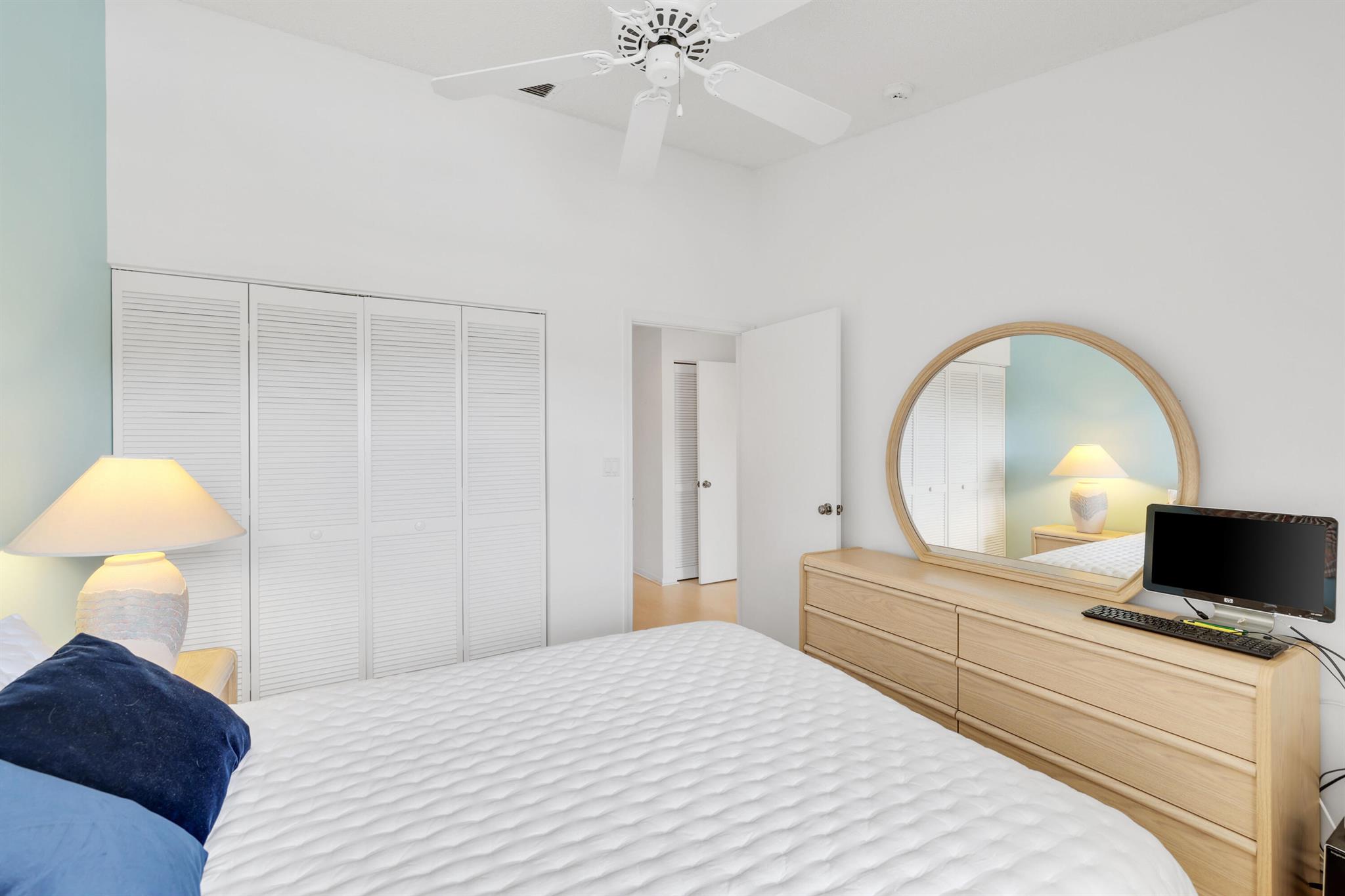 9757 Seacrest Circle Unit: 201