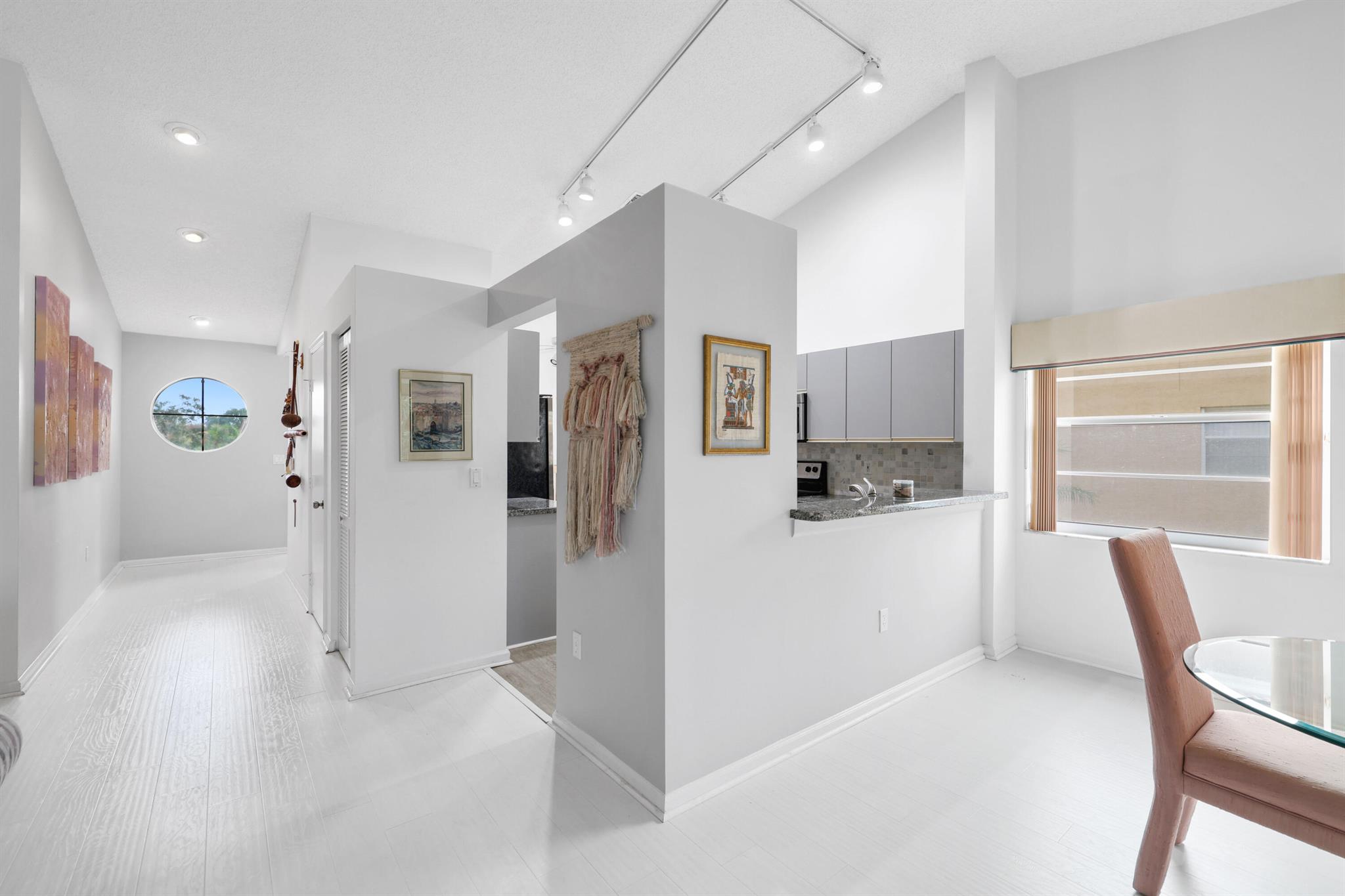 9757 Seacrest Circle Unit: 201