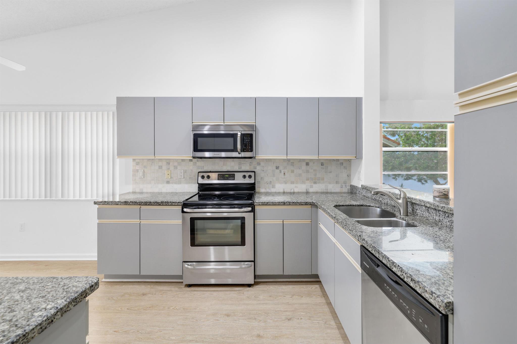 9757 Seacrest Circle Unit: 201