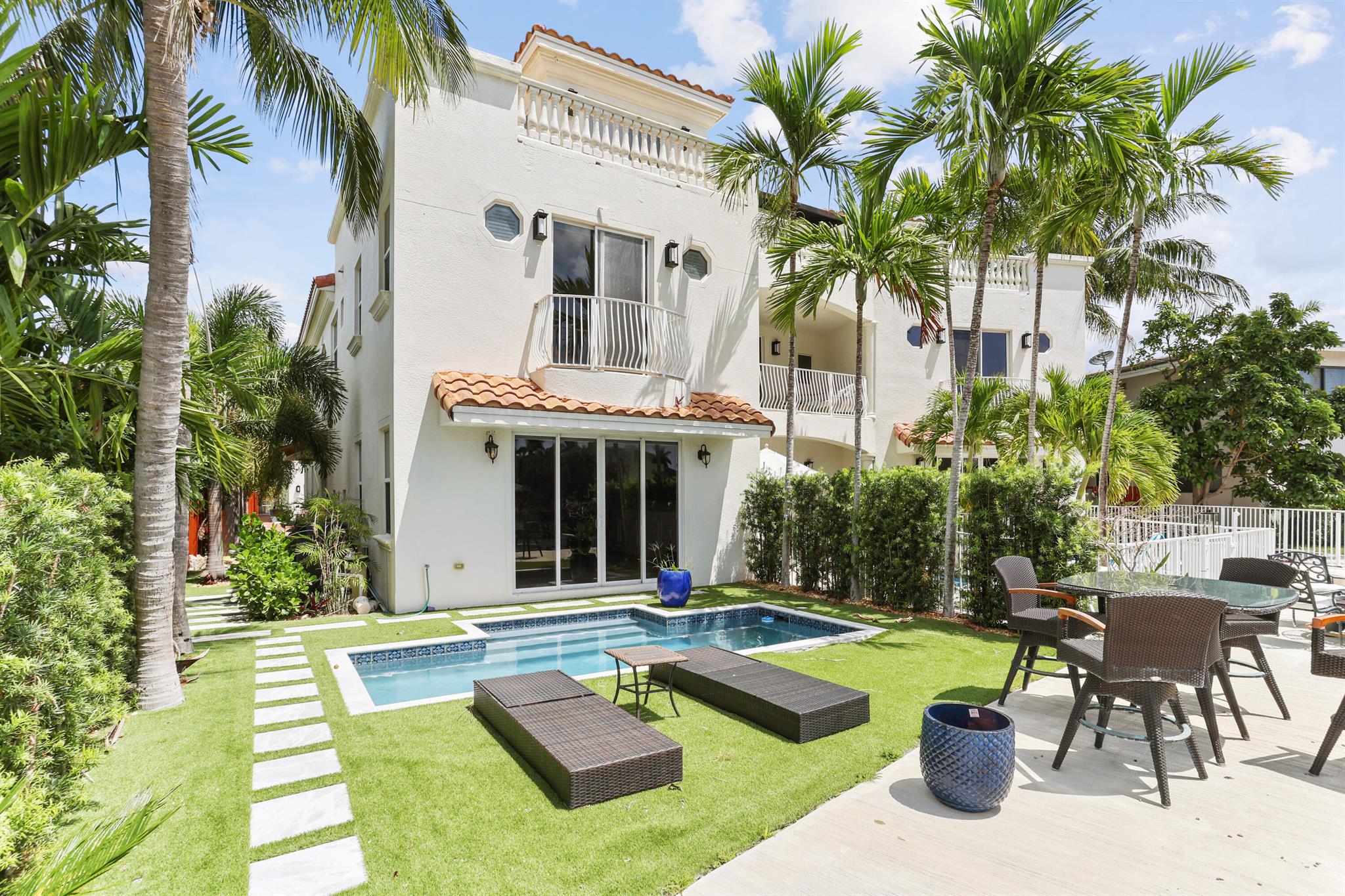 1368 Bayview Drive