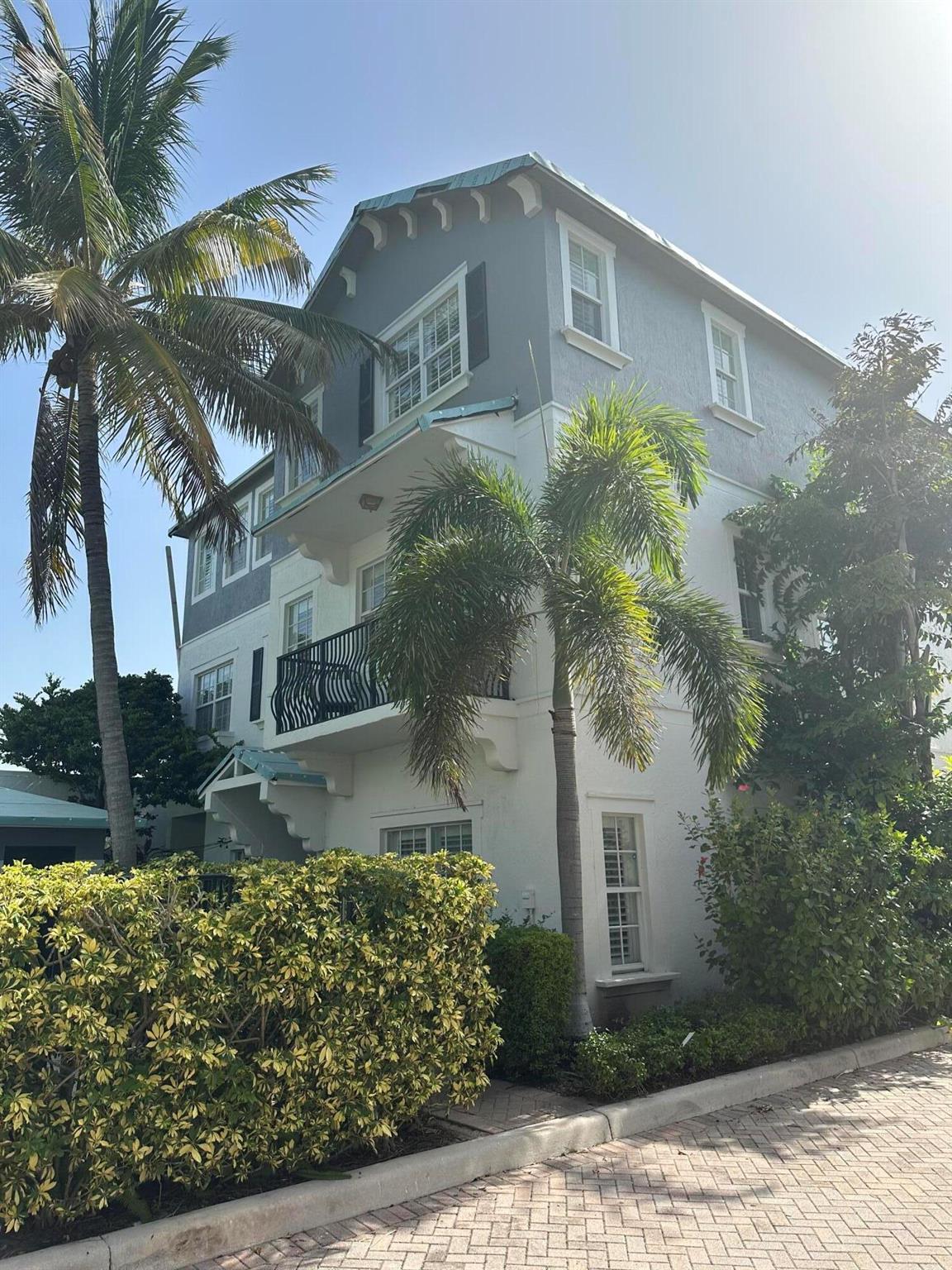290 NE 5th Avenue Unit: 18