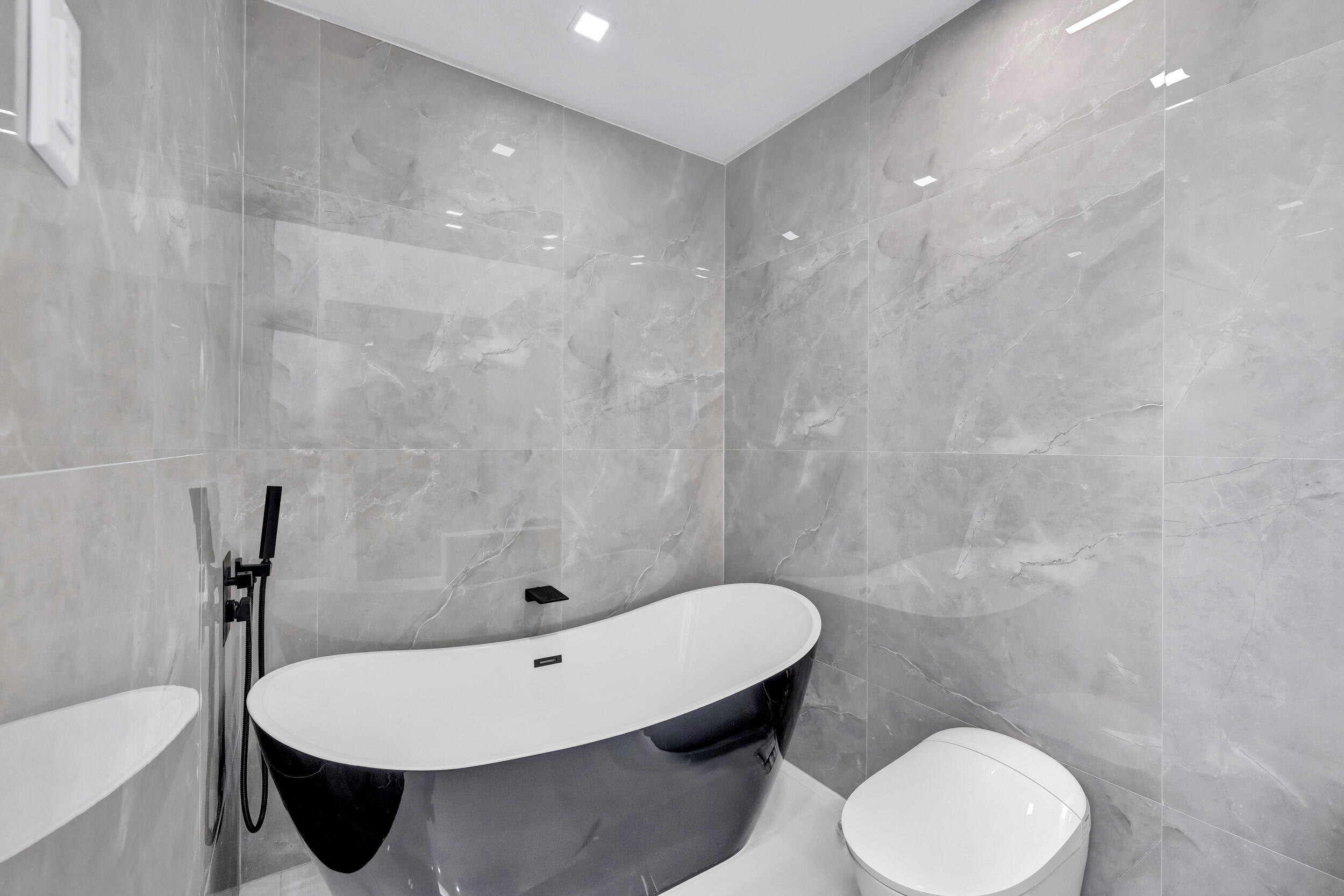 2444 NW 59th Street Unit: 1302