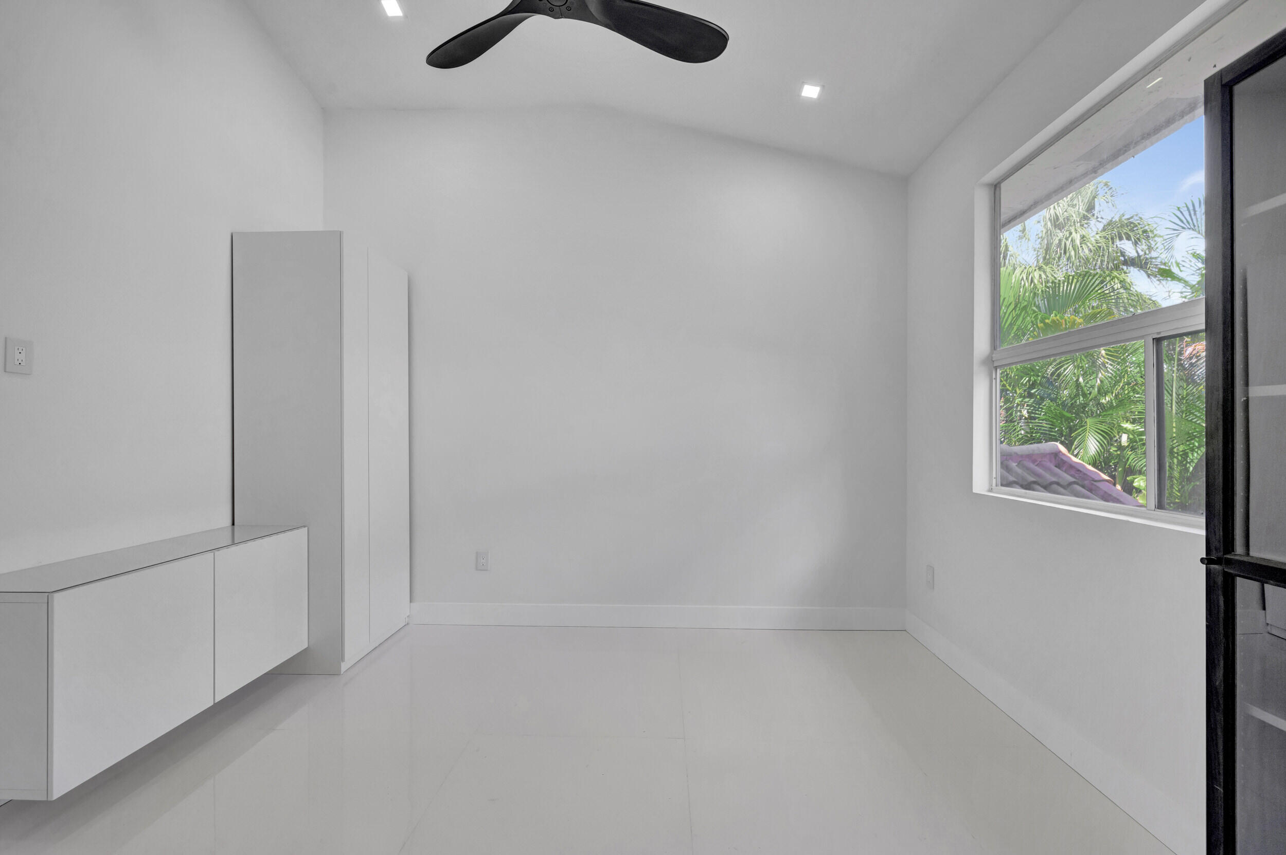 2444 NW 59th Street Unit: 1302