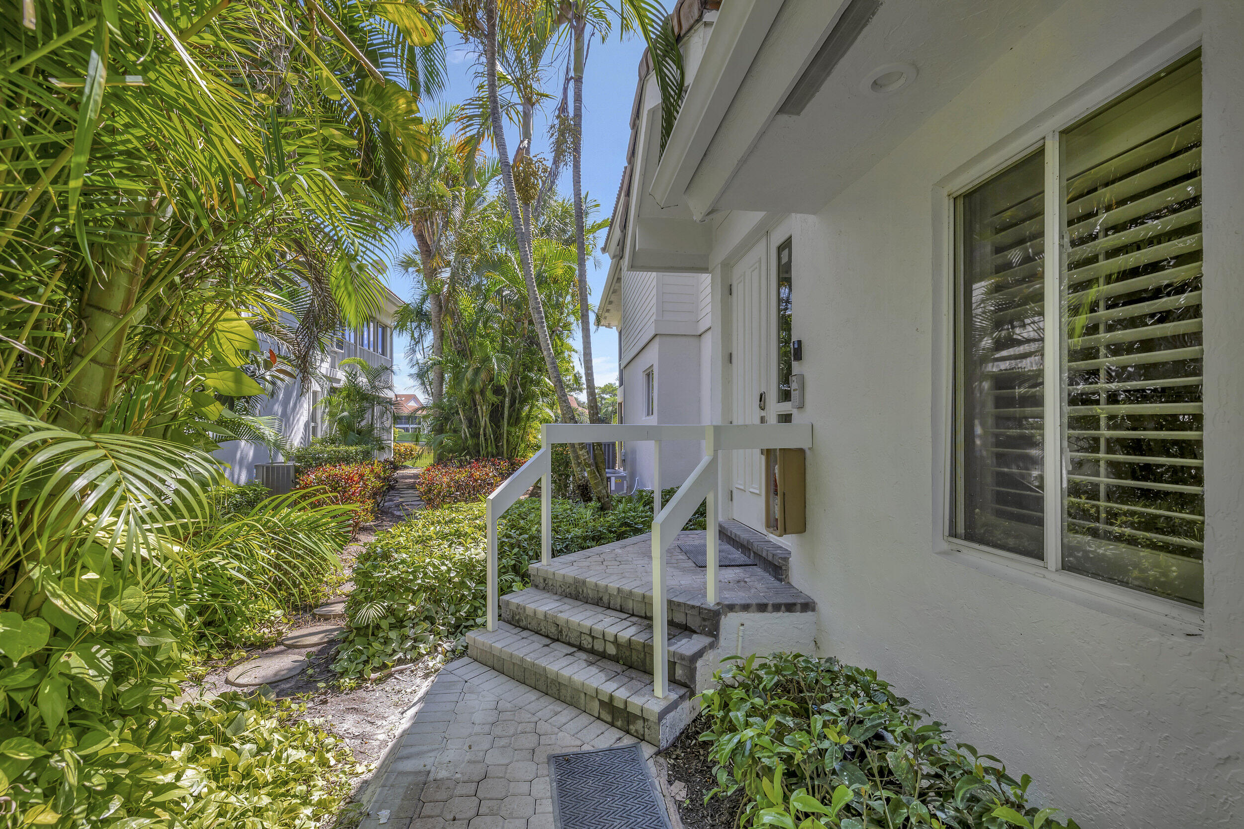 2444 NW 59th Street Unit: 1302