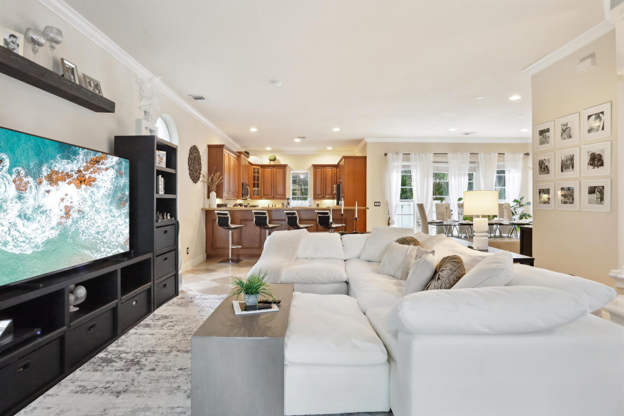133 Via Poinciana Lane