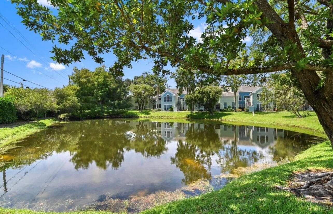 1055 Crystal Way Unit: J