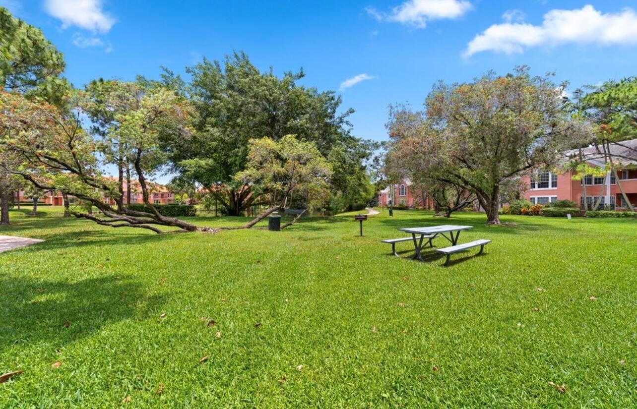 1055 Crystal Way Unit: J