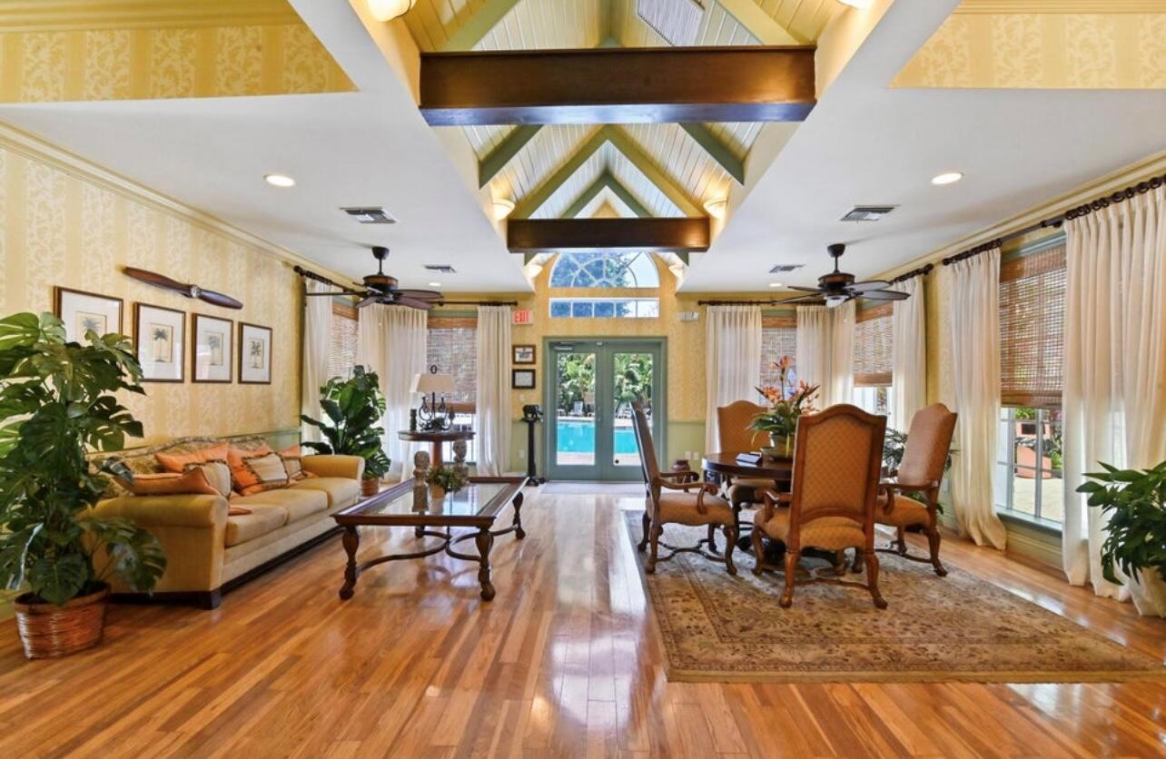 1055 Crystal Way Unit: J