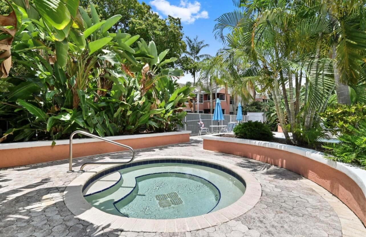 1055 Crystal Way Unit: J