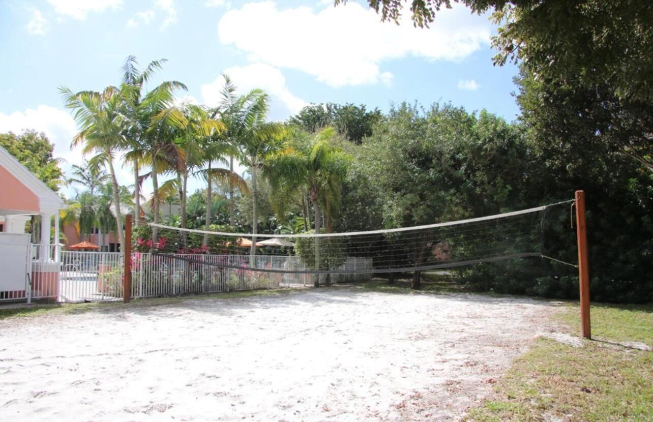 1055 Crystal Way Unit: J