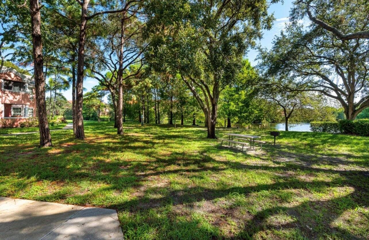 1055 Crystal Way Unit: J