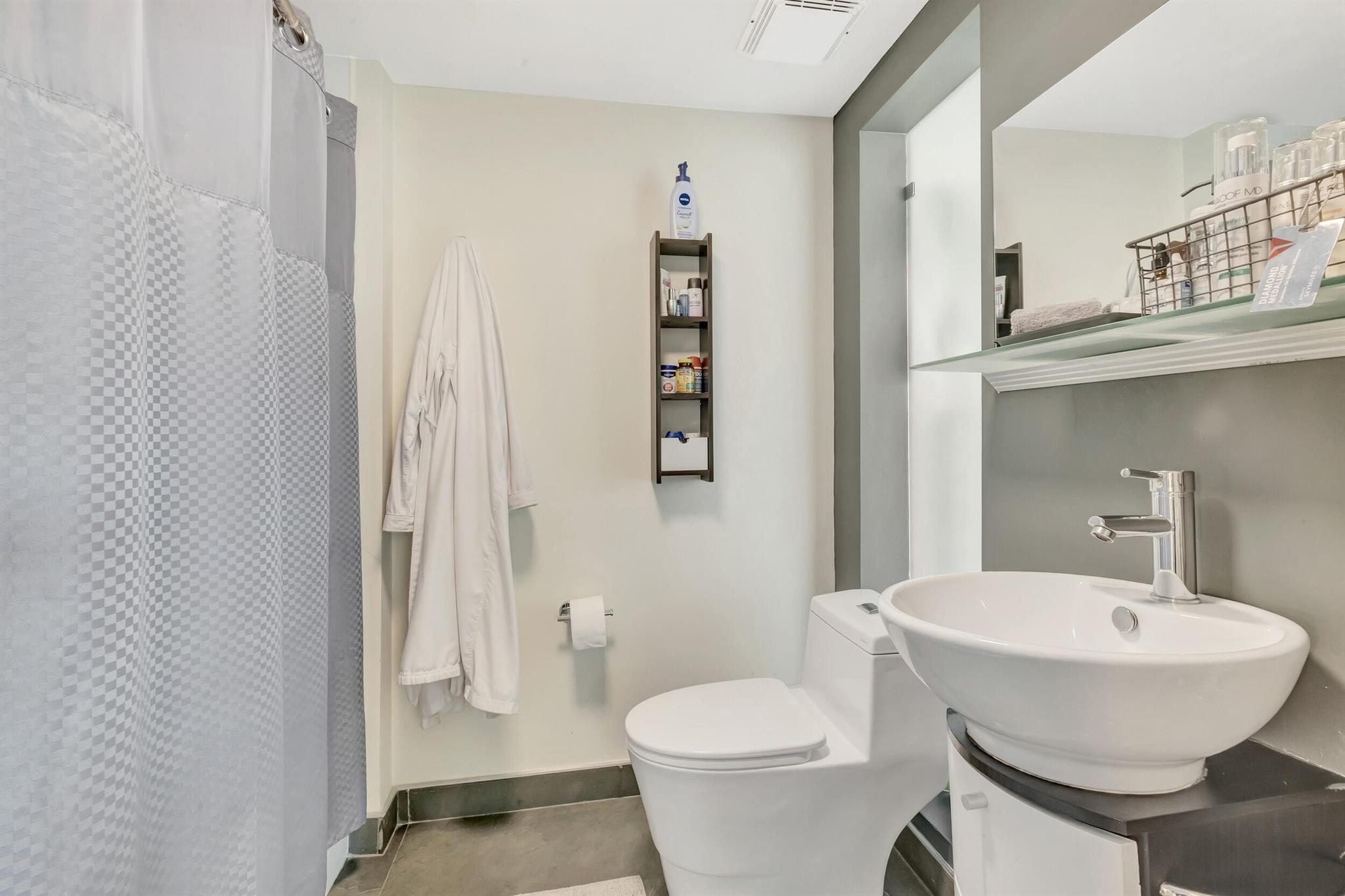 690 NE 1st Court Unit: 1901