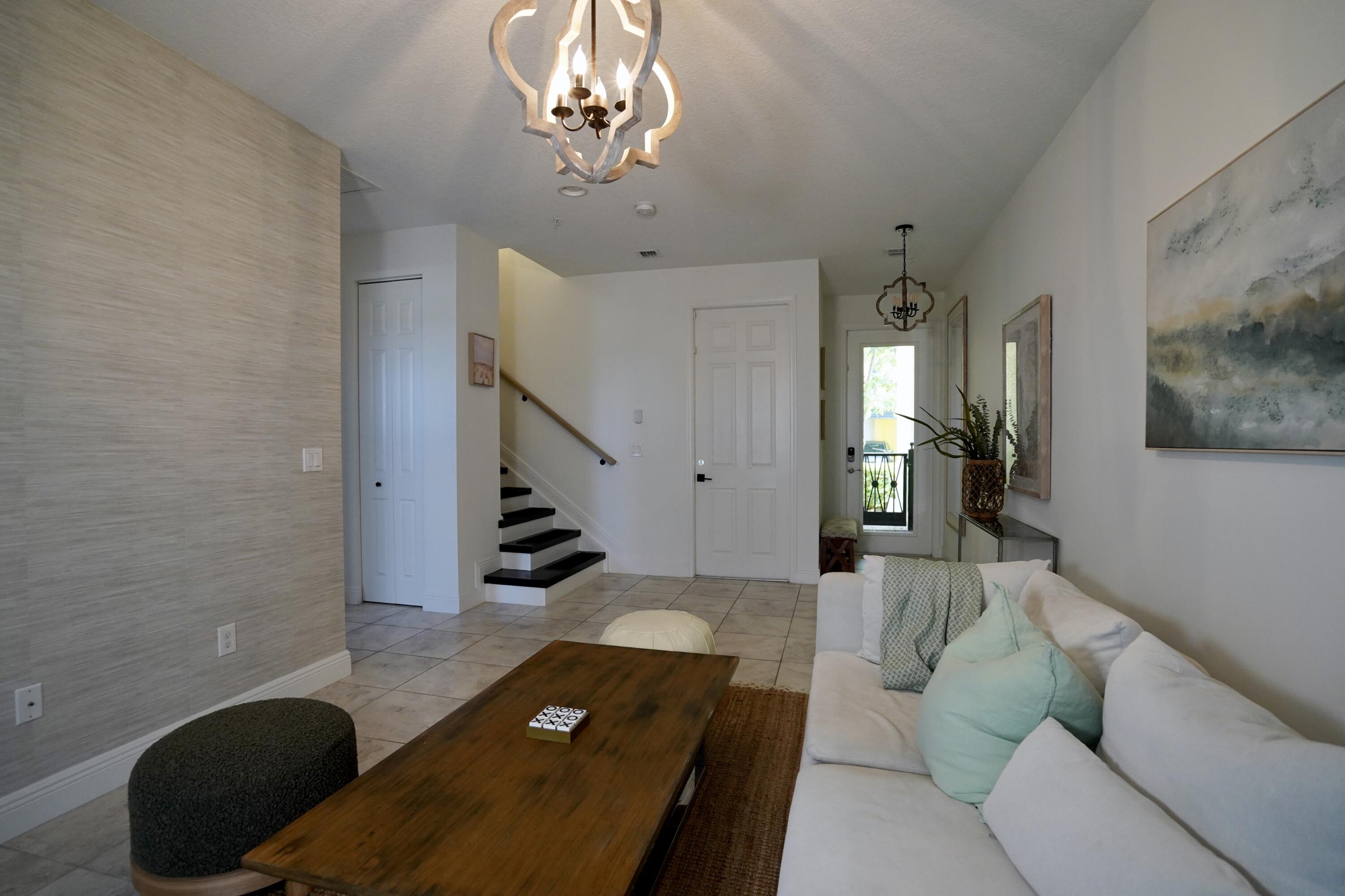 229 N Latitude Circle, Delray Beach