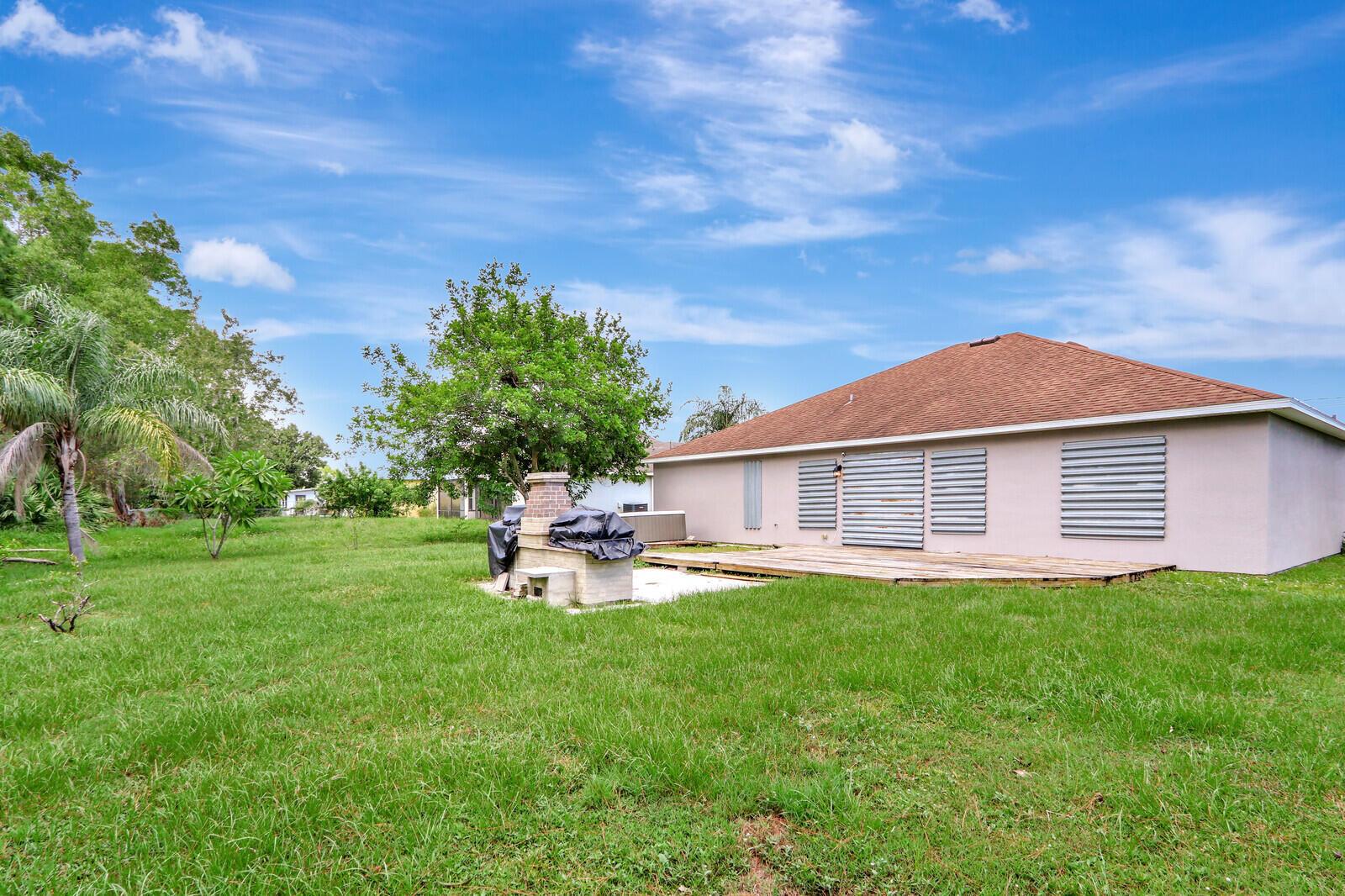502 NW Ferris Drive