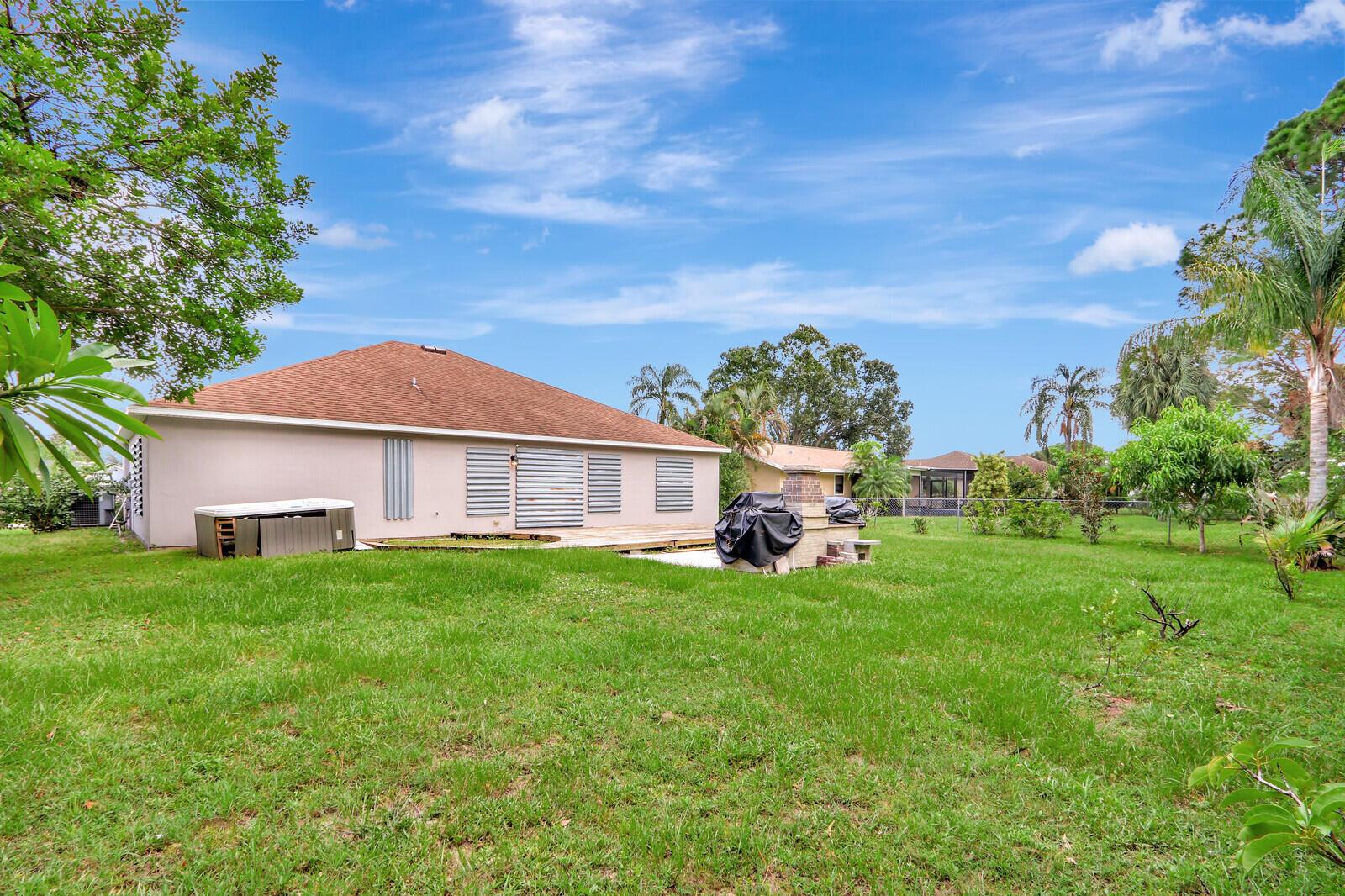 502 NW Ferris Drive
