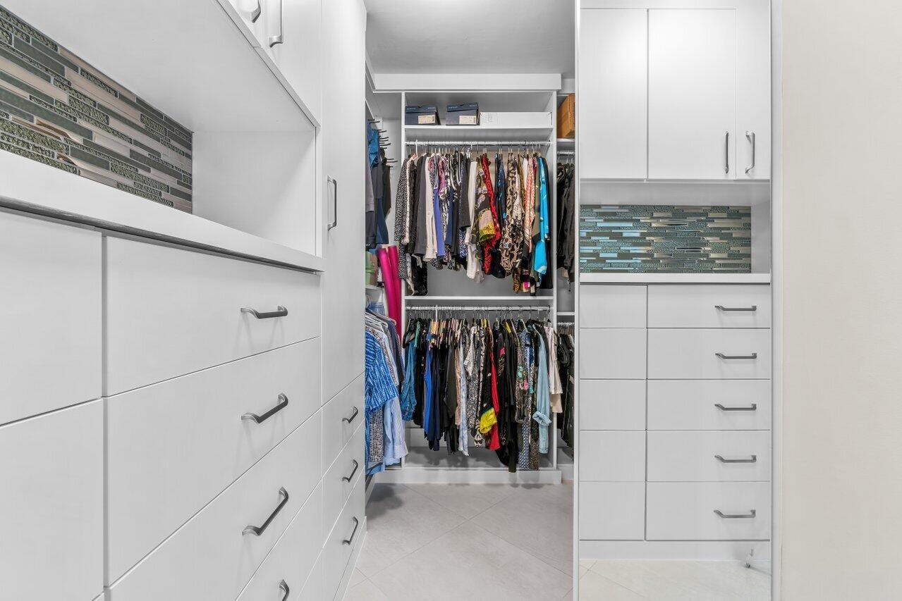 100 SE 5th Avenue Unit: 305